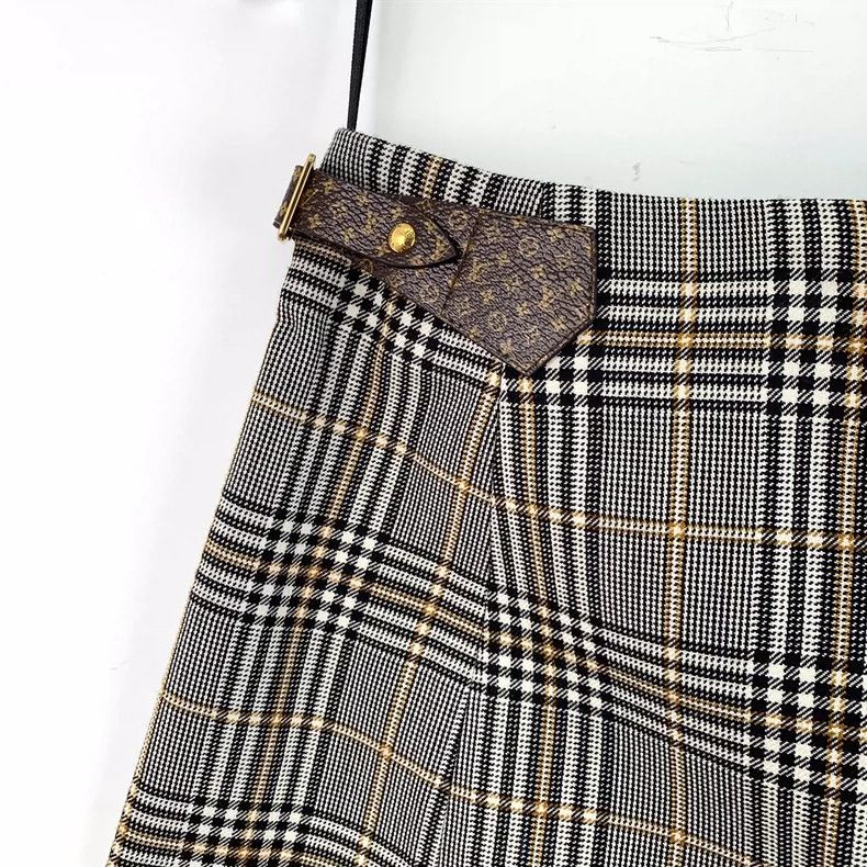 Louis Vuitton Louis Vuitton Color-block buttoned plaid wool casual skirt Size 35" - 5 Thumbnail
