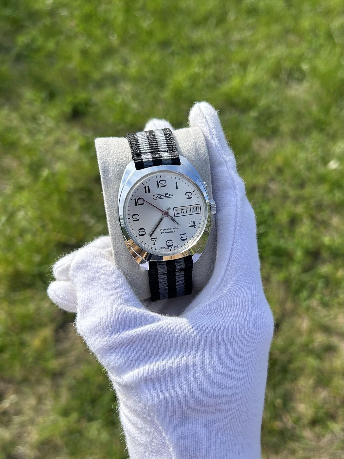Vintage Vintage Watch Slava Automatic USSR Soviet Wristwatch 1980s Size ONE SIZE - 2 Thumbnail