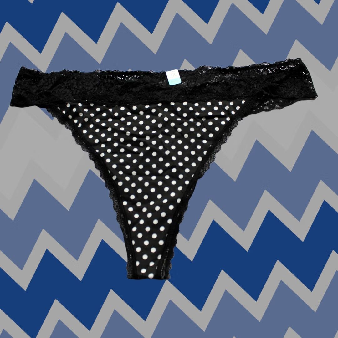 Vintage Maurices Women's Simply Comfy Cotton Thong Panty AR8 Black Size 1X Size 40" / US 18 - 1 Thumbnail