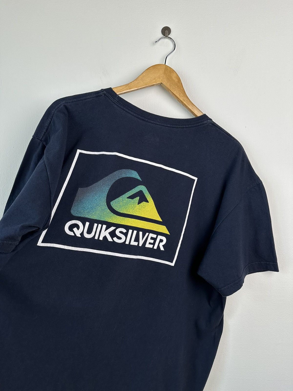 Quiksilver Vintage QUIKSILVER Surf Big Logo T Shirt Size US XL / EU 56 / 4 - 6 Thumbnail