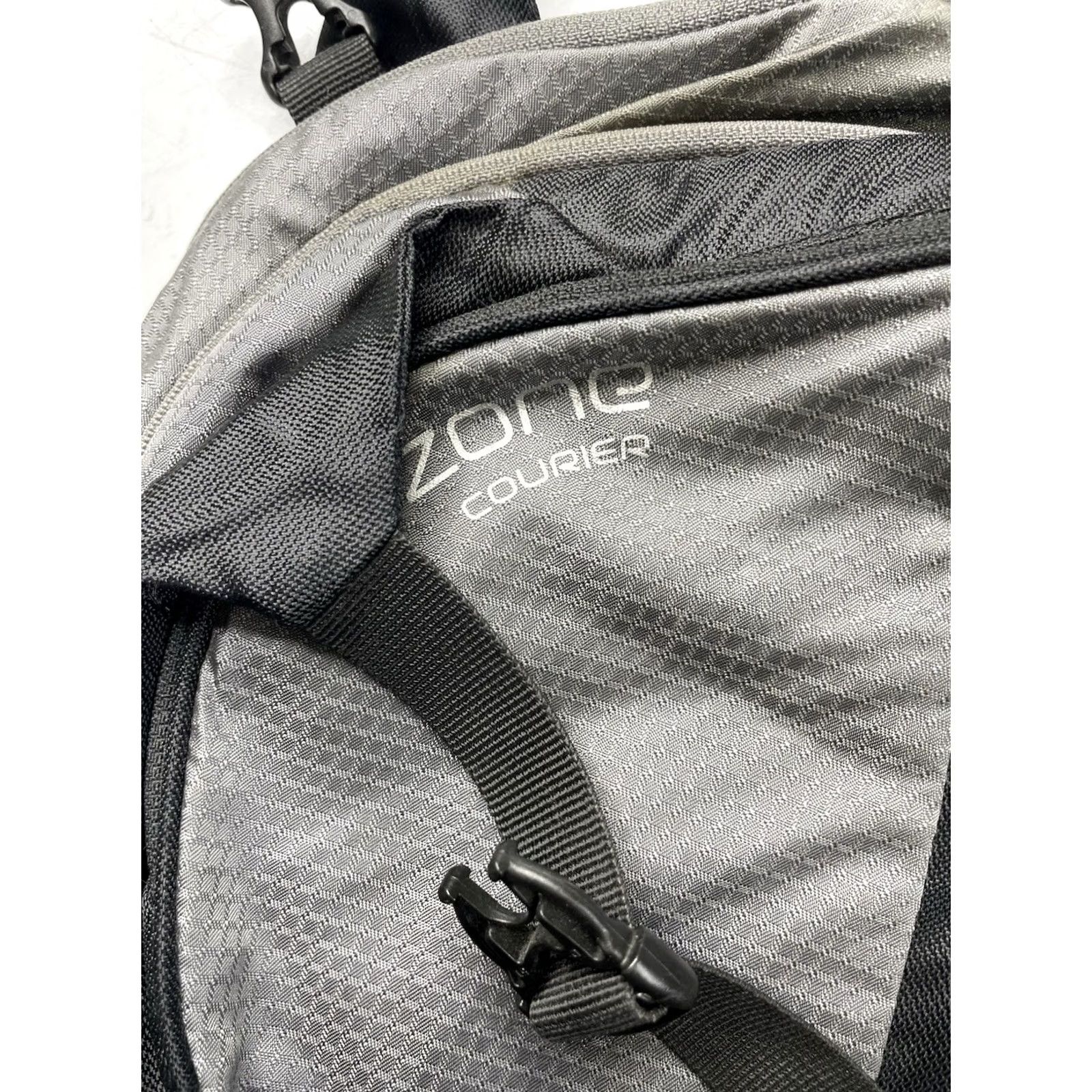 Osprey Osprey Ozone Courier Black Messenger Bag 20L 15" Laptop Shoulder Bag Mens Nylon Crossbody Adjustable Strap 15 in Width Black Spanos Size ONE SIZE - 2 Thumbnail