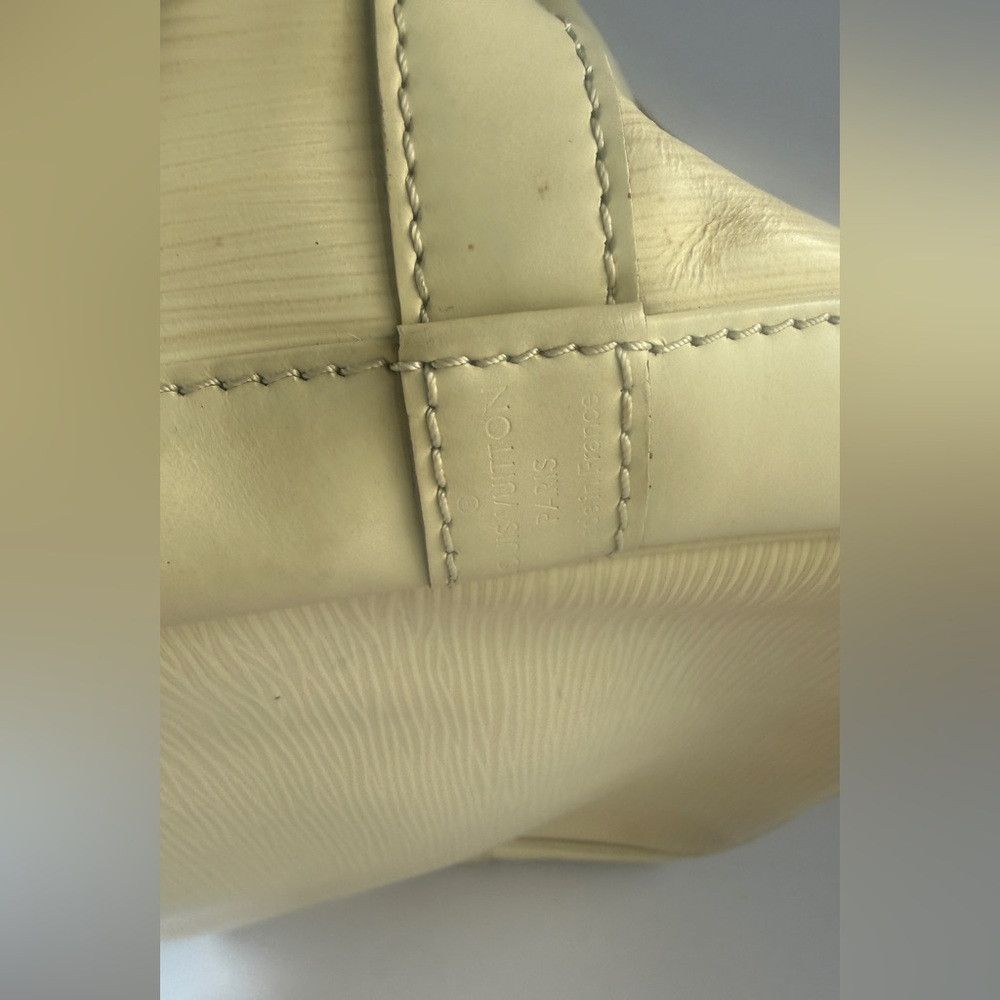 Louis Vuitton Louis Vuitton Petit Noe Yvoire/White in Epi Leather Size ONE SIZE - 4 Thumbnail