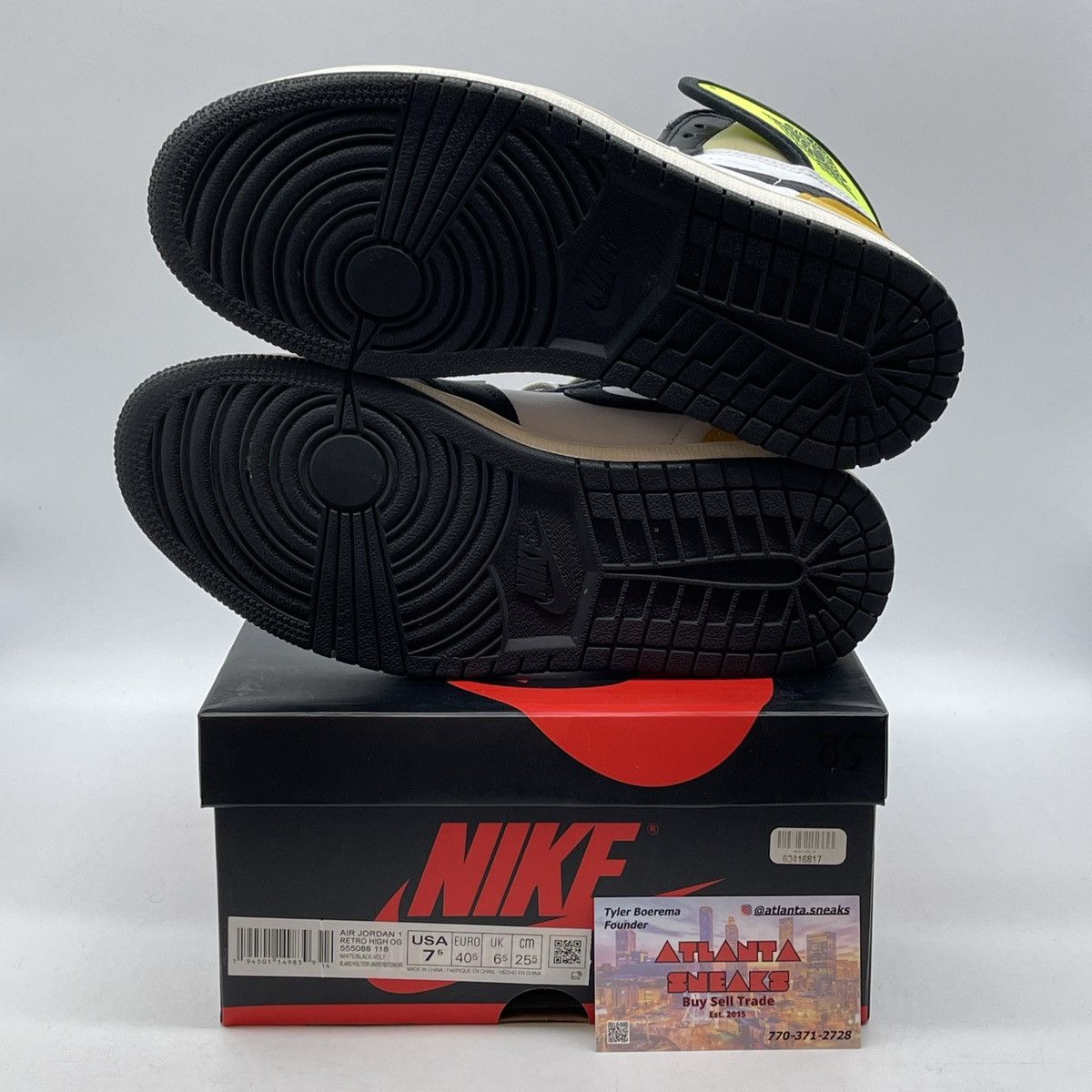 Jordan Brand Air Jordan 1 high volt gold Size US 7.5 / EU 40-41 - 7 Thumbnail