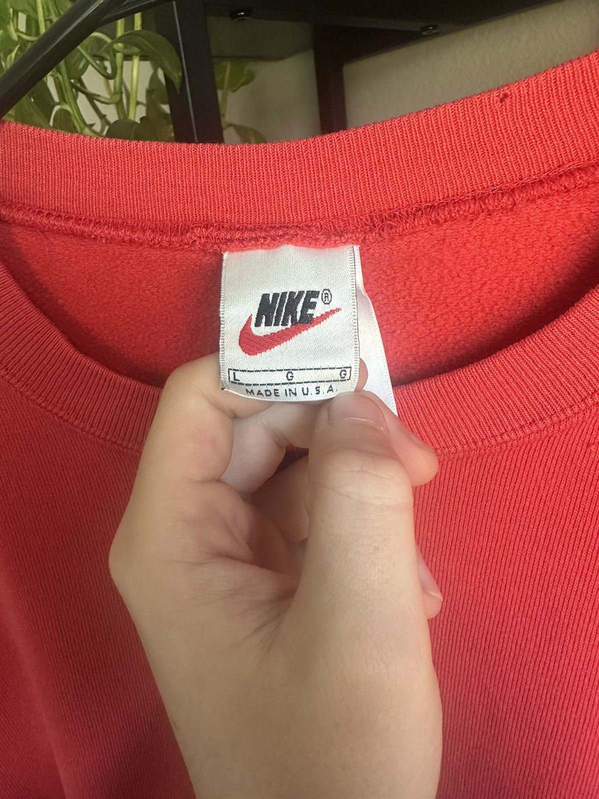 Nike × Vintage Rare 1990s Vintage Nike Sun Faded Essential Crew Neck Size US L / EU 52-54 / 3 - 2 Thumbnail