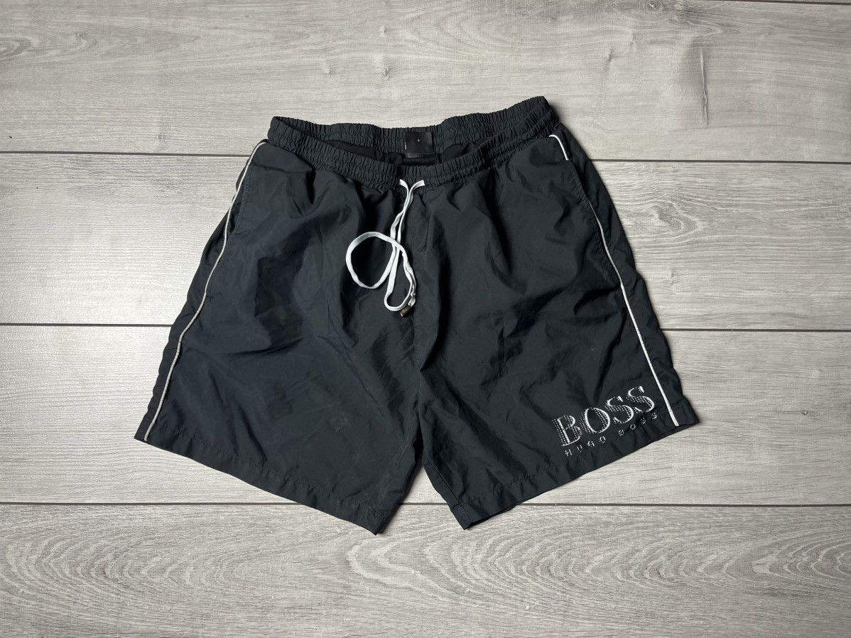 Hugo Boss Hugo boss shorts swimming size Small Size US 30 / EU 46 - 1 Thumbnail