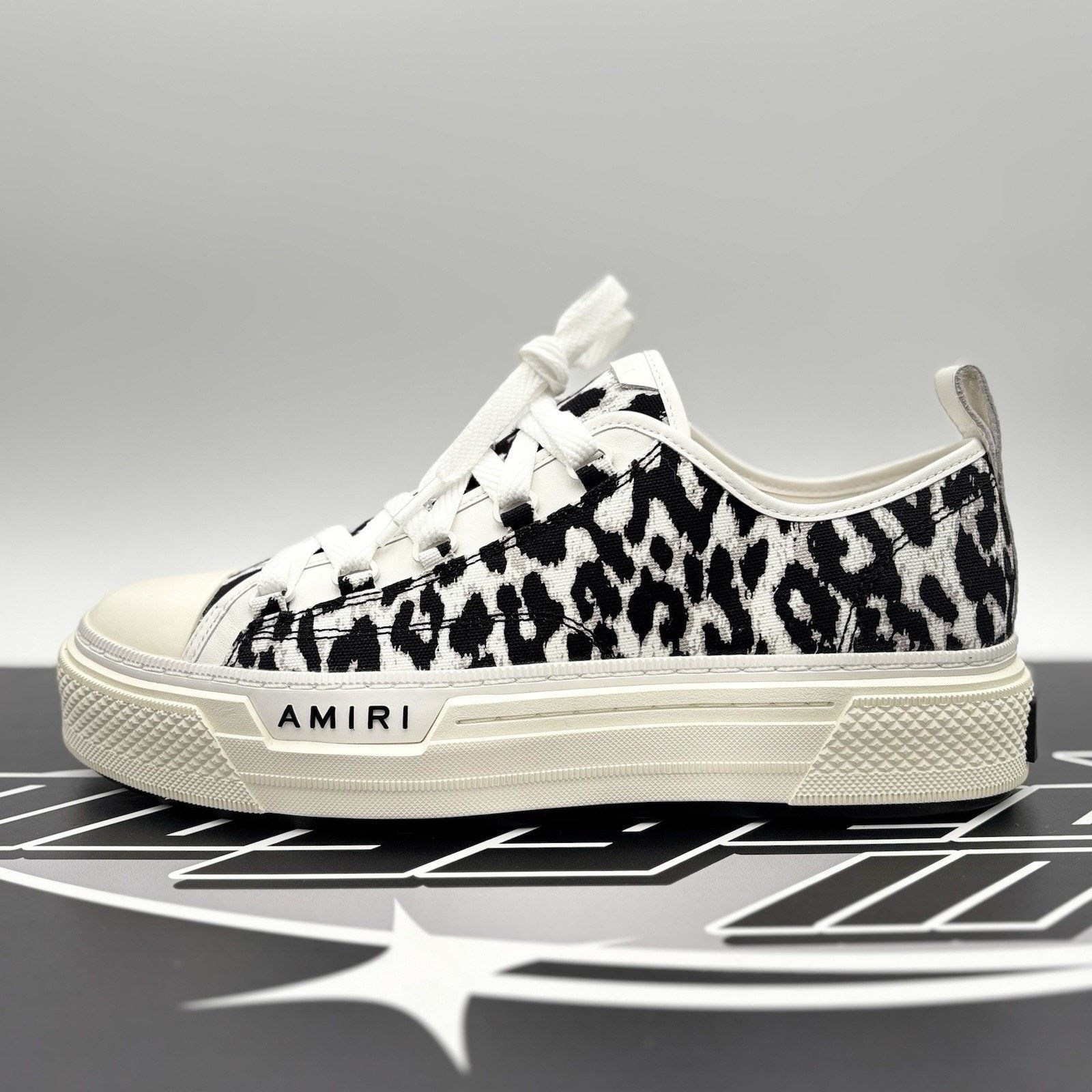 Amiri Amiri Court Low ' White Leopard ' | EXCELLENT CONDITION! Size US 10 / EU 43 - 11 Thumbnail