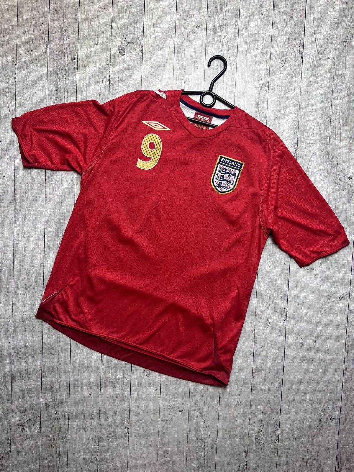 Umbro × Vintage Vintage Umbro red England soccer jersey size XL 9 Rooney Size US XL / EU 56 / 4 - 2 Thumbnail