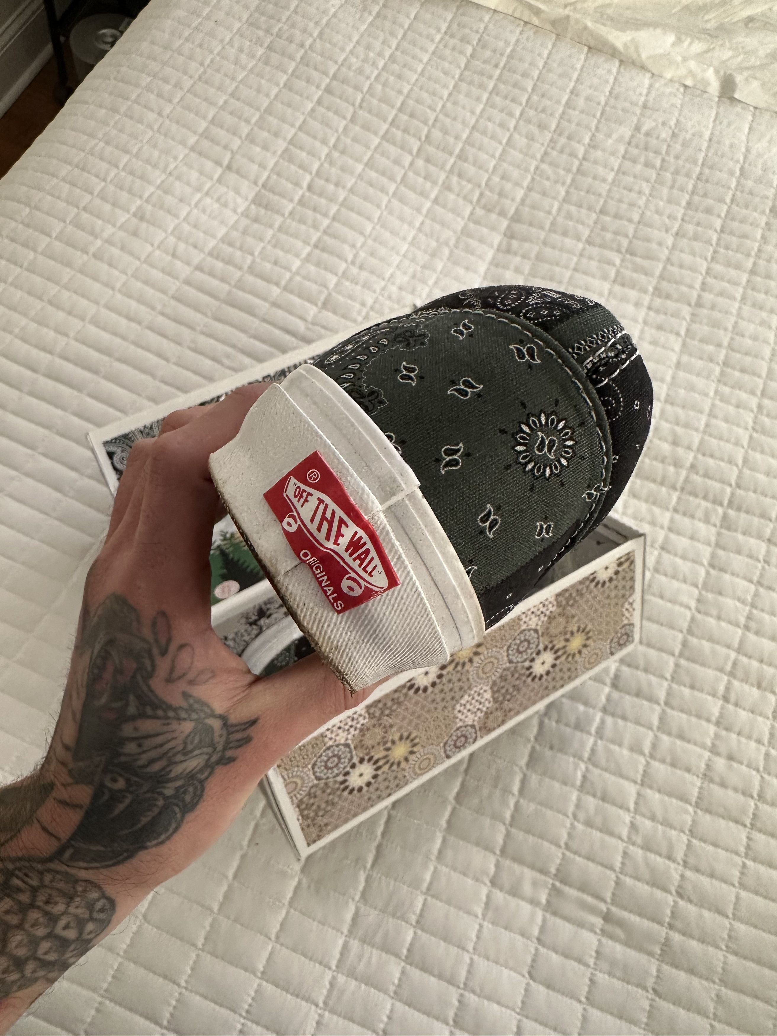 Kith × Vans KITH VANS OG CLASSIC SLIP ON 10TH SCARAB BANDANA Size US 11.5 / EU 44-45 - 7 Thumbnail