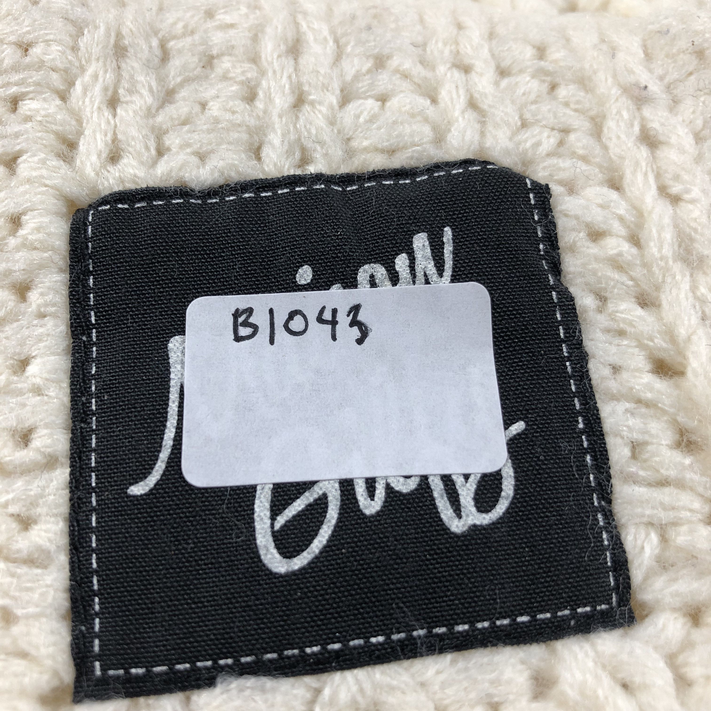 Vintage Maison Girly Knit Bobble Beanie Snowcap Snow Hat B1043 Size ONE SIZE - 7 Thumbnail