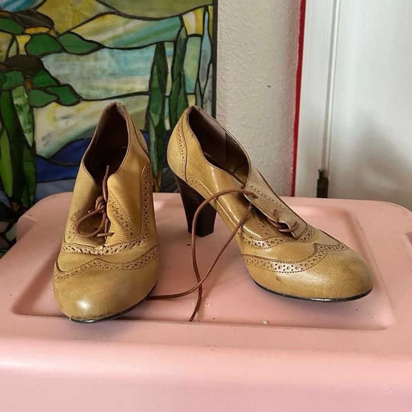 Other kelly and katie beige brown lace up loafer heels Size US 9.5 / IT 39.5 - 1 Thumbnail