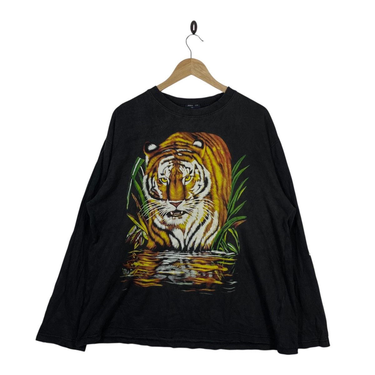 Vintage THIRD ROW TIGER GRAPHIC LONG SLEEVE T SHIRT STREETWEAR Size US XXL / EU 58 / 5 - 1 Thumbnail
