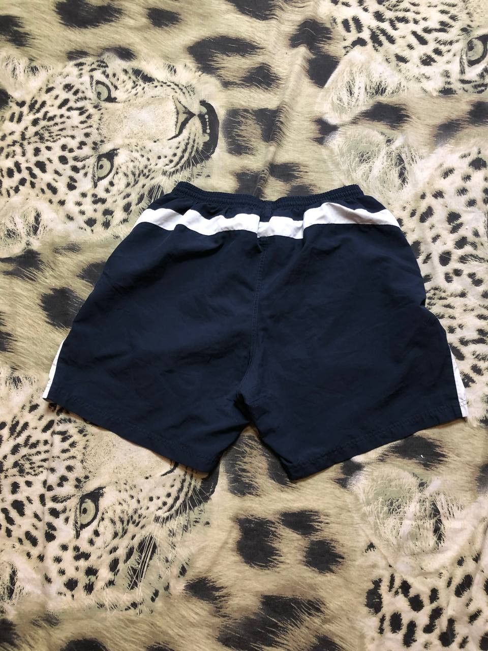 Umbro Vintage 90s Umbro shorts streetwear logo Size US 36 / EU 52 - 18 Thumbnail
