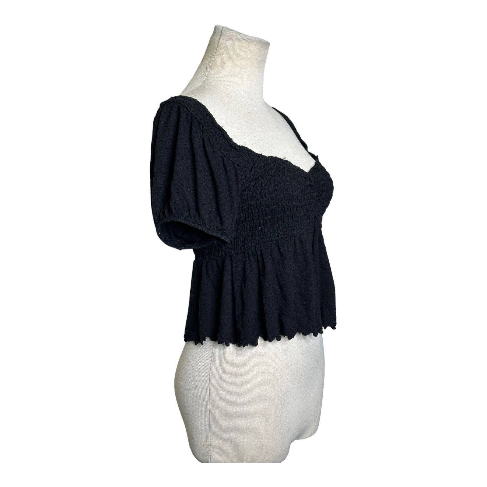 Urban Outfitters Urban Outfitters Cropped Short Sleeves Top size Small Size S / US 4 / IT 40 - 9 Thumbnail