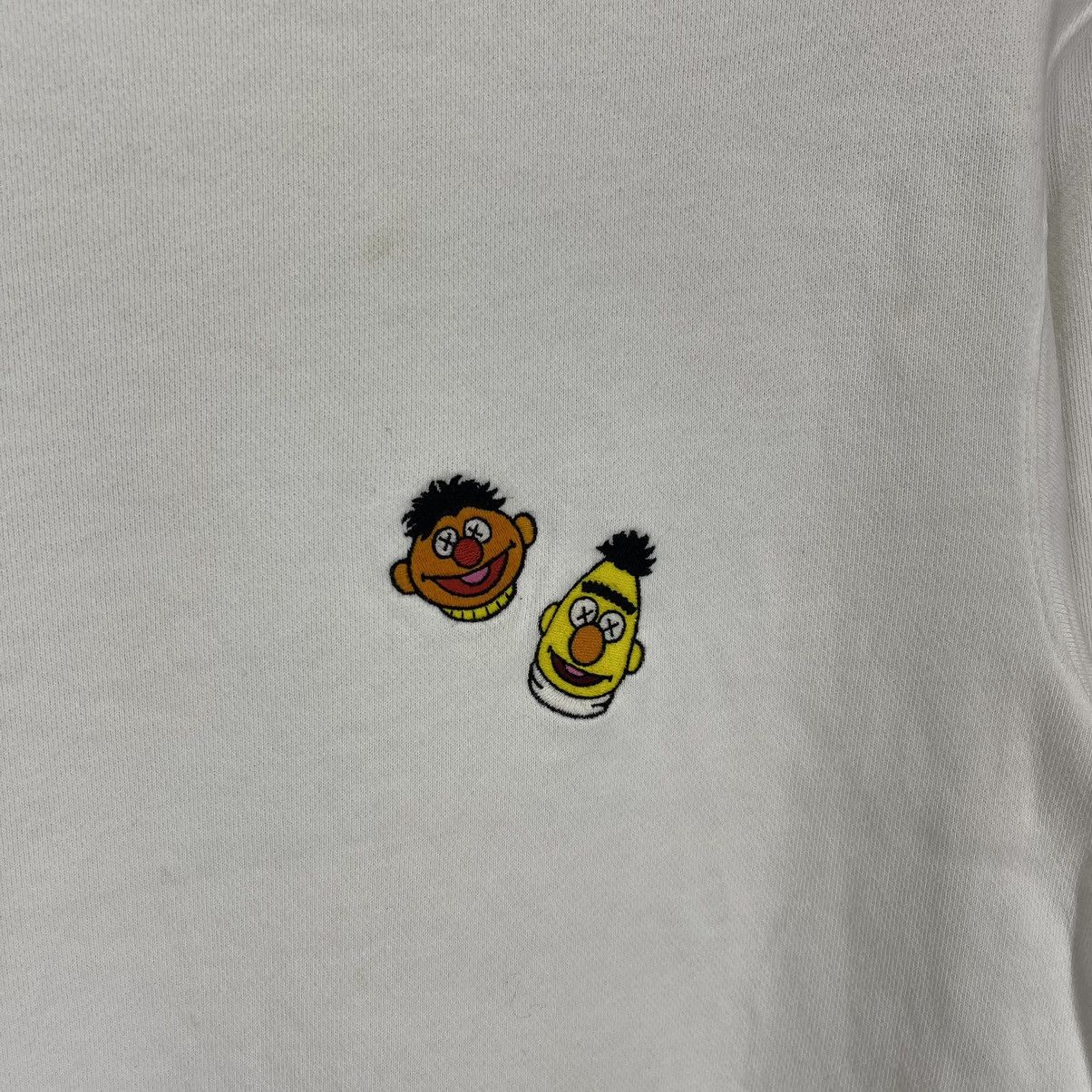 Kaws × Uniqlo UNIQLO x KAWS x SESAME STREET Sweatshirt #1411/AW Size US S / EU 44-46 / 1 - 2 Thumbnail