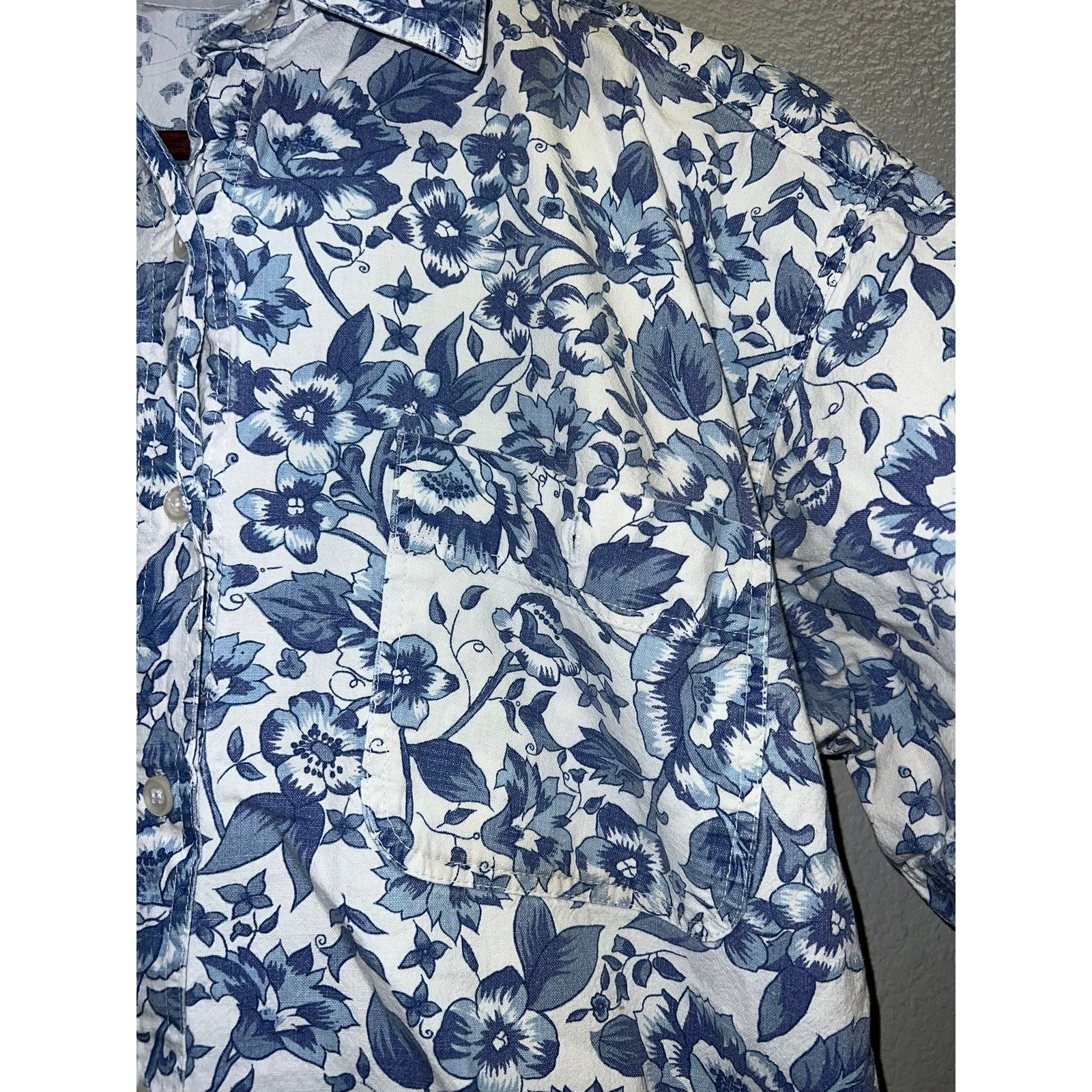 Vintage Vintage Ilio Floral Button Up Shirt ilio White Blue 90s S Size US S / EU 44-46 / 1 - 3 Thumbnail