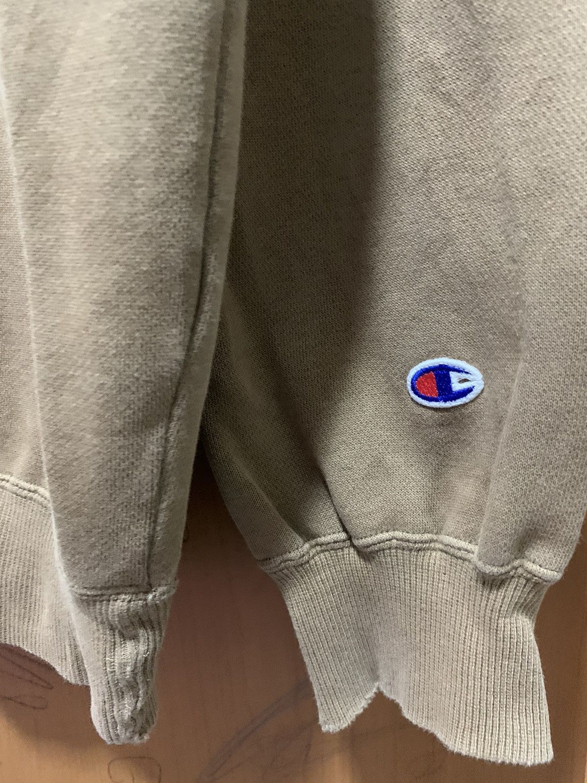 Champion Distressed Vintage Champion Crewneck Size US L / EU 52-54 / 3 - 3 Thumbnail