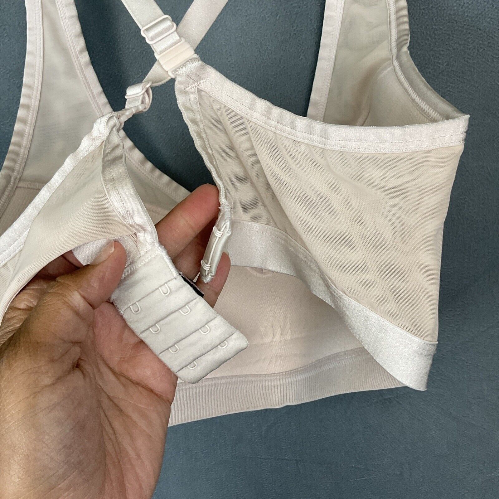 Victoria's Secret VICTORIA'S SECRET SPORT Size 36DD Beige INCREDIBLE Light Size XXL / US 16-18 / IT 52-54 - 8 Thumbnail