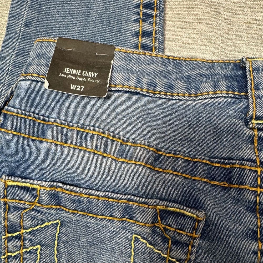 True Religion NWT New $199 True Religion JENNIE MID RISE BIG T CURVY SKIN Size 27" / US 4 / IT 40 - 9 Thumbnail