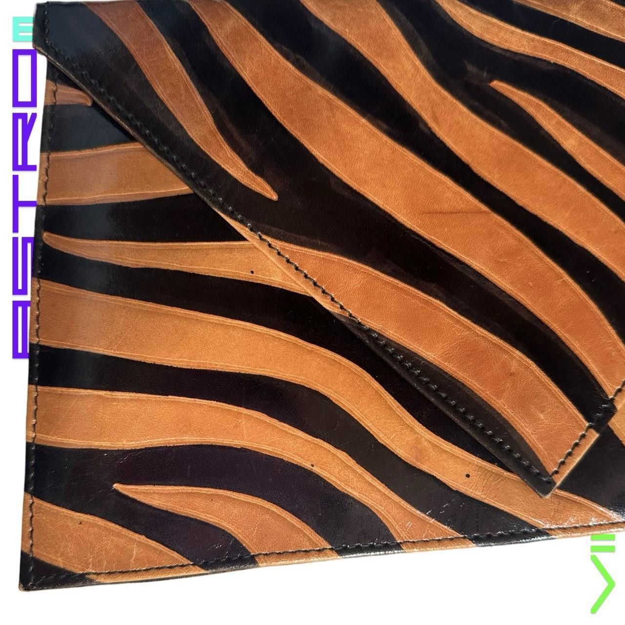 Other VINTAGE BLACK ZEBRA ANIMAL PRINT LEATHER ENVELOPE CLUTCH Size ONE SIZE - 5 Thumbnail