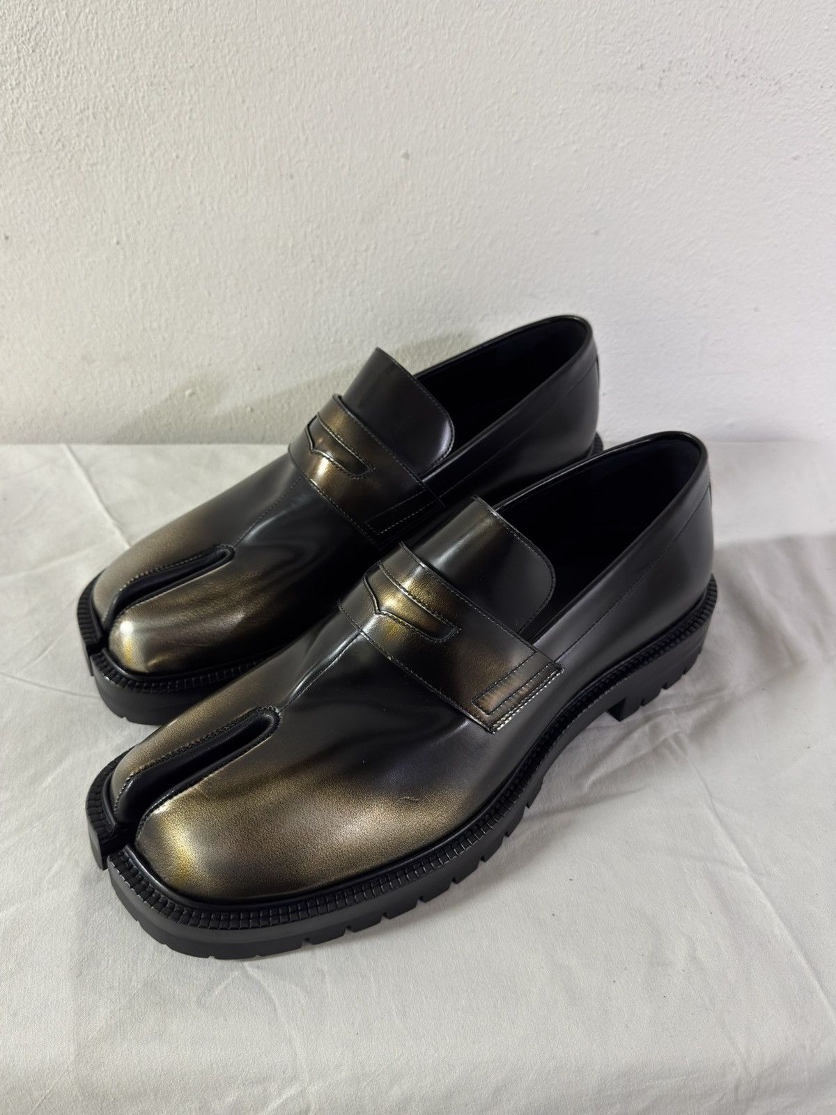 Maison Margiela Tabi Platform Loafers - Black / Gold 46