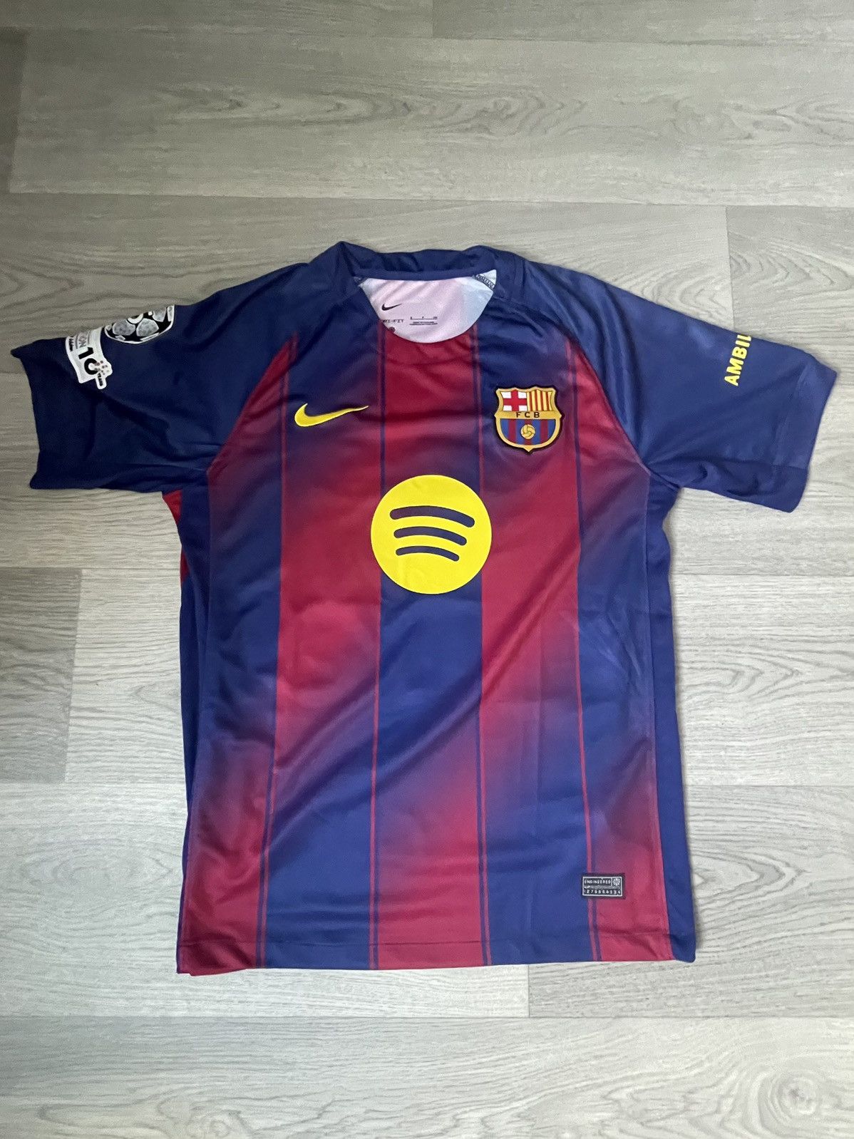 Nike FC Barcelona 25/26 Home Kit Size US S / EU 44-46 / 1 - 2 Thumbnail