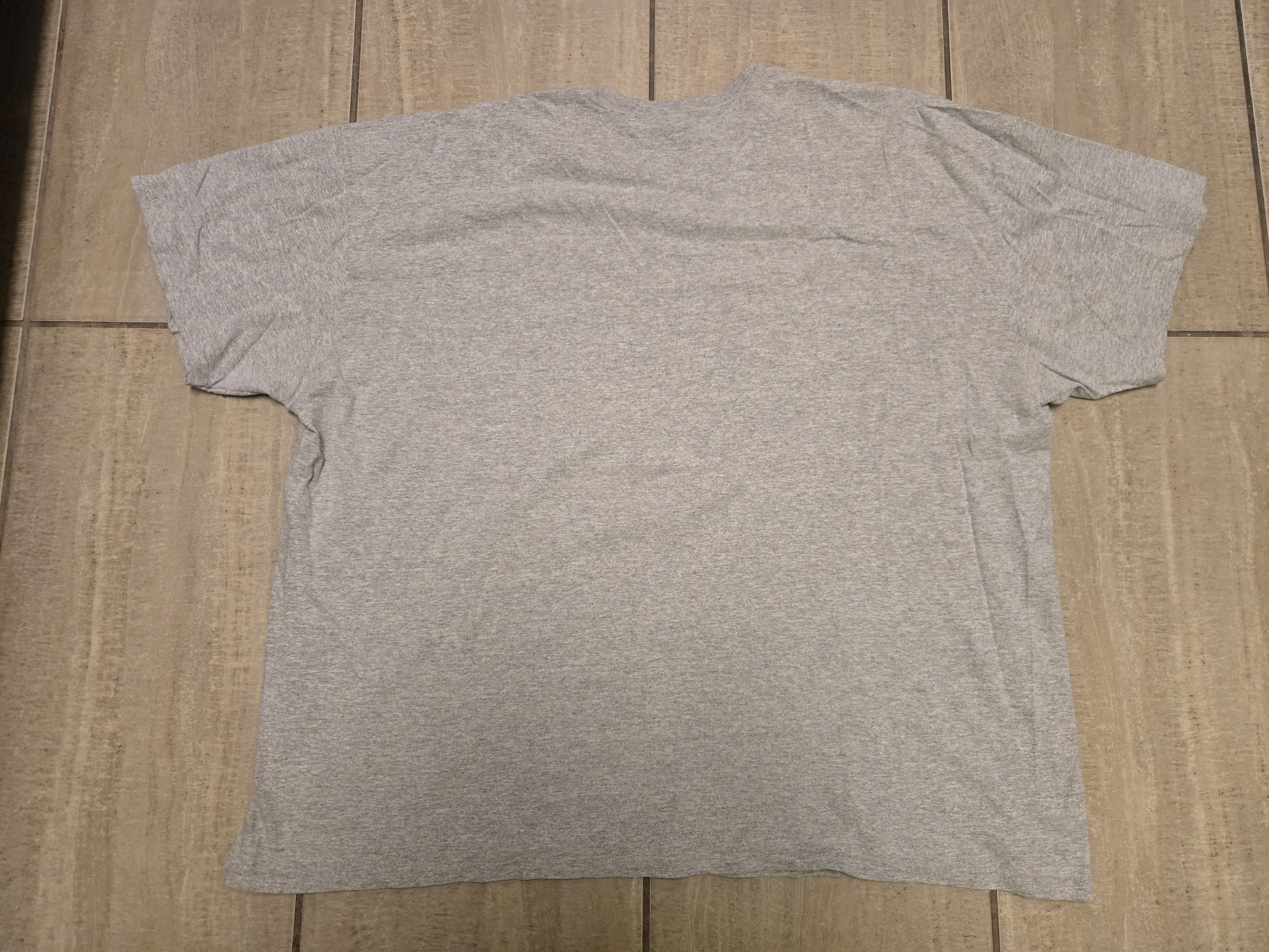 Nike Vintage Nike Graphic Tee Shirt Size Mens 3XL Gray Swoosh Y2K Size US XXL / EU 58 / 5 - 2 Thumbnail