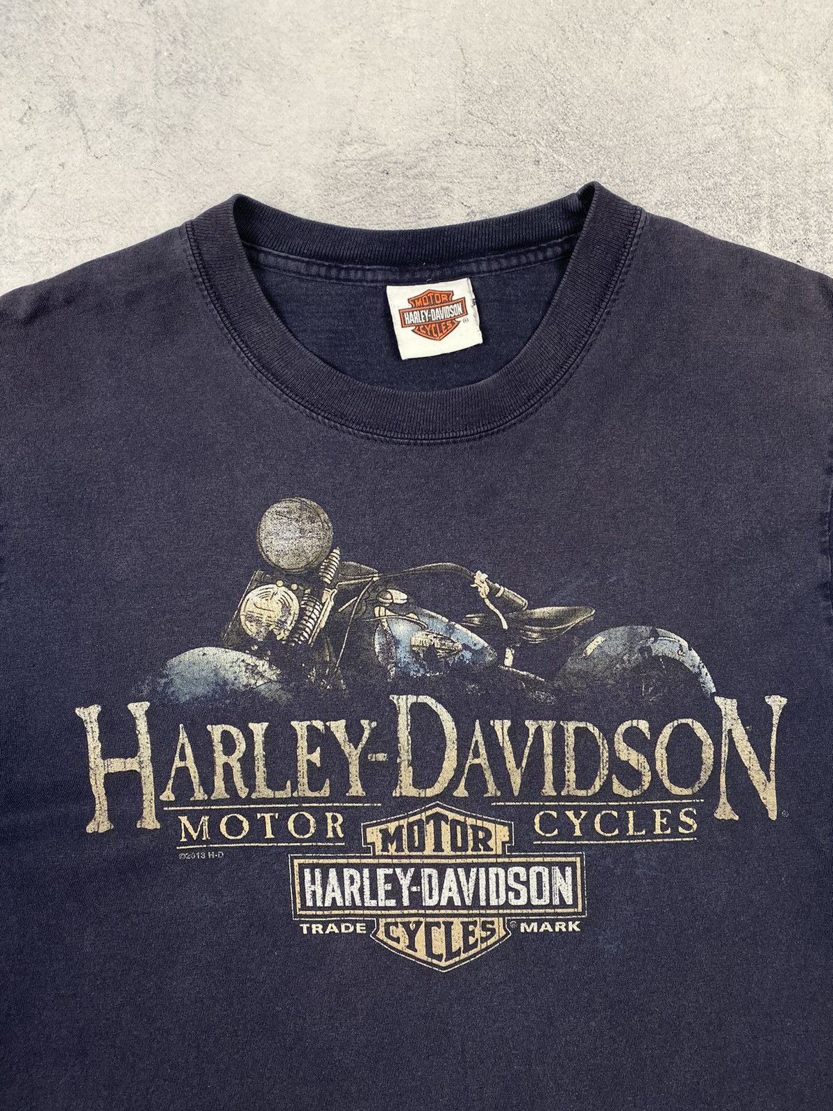 Harley Davidson Harley Davidson Guildford Surrey England Motorcycle 2013 tee Size US S / EU 44-46 / 1 - 5 Thumbnail