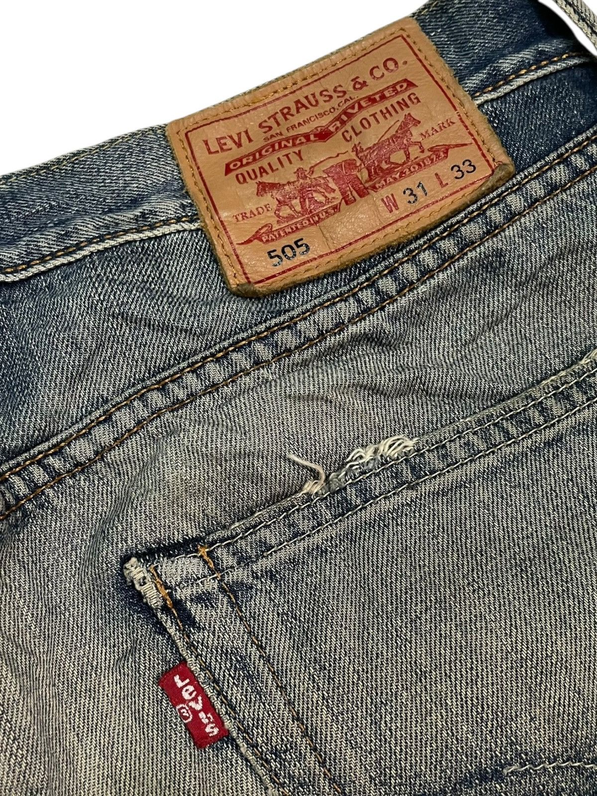 Levi's Vintage Levi’s 505 Jeans Distressed Straight Denim size 34 Size US 34 / EU 50 - 17 Thumbnail