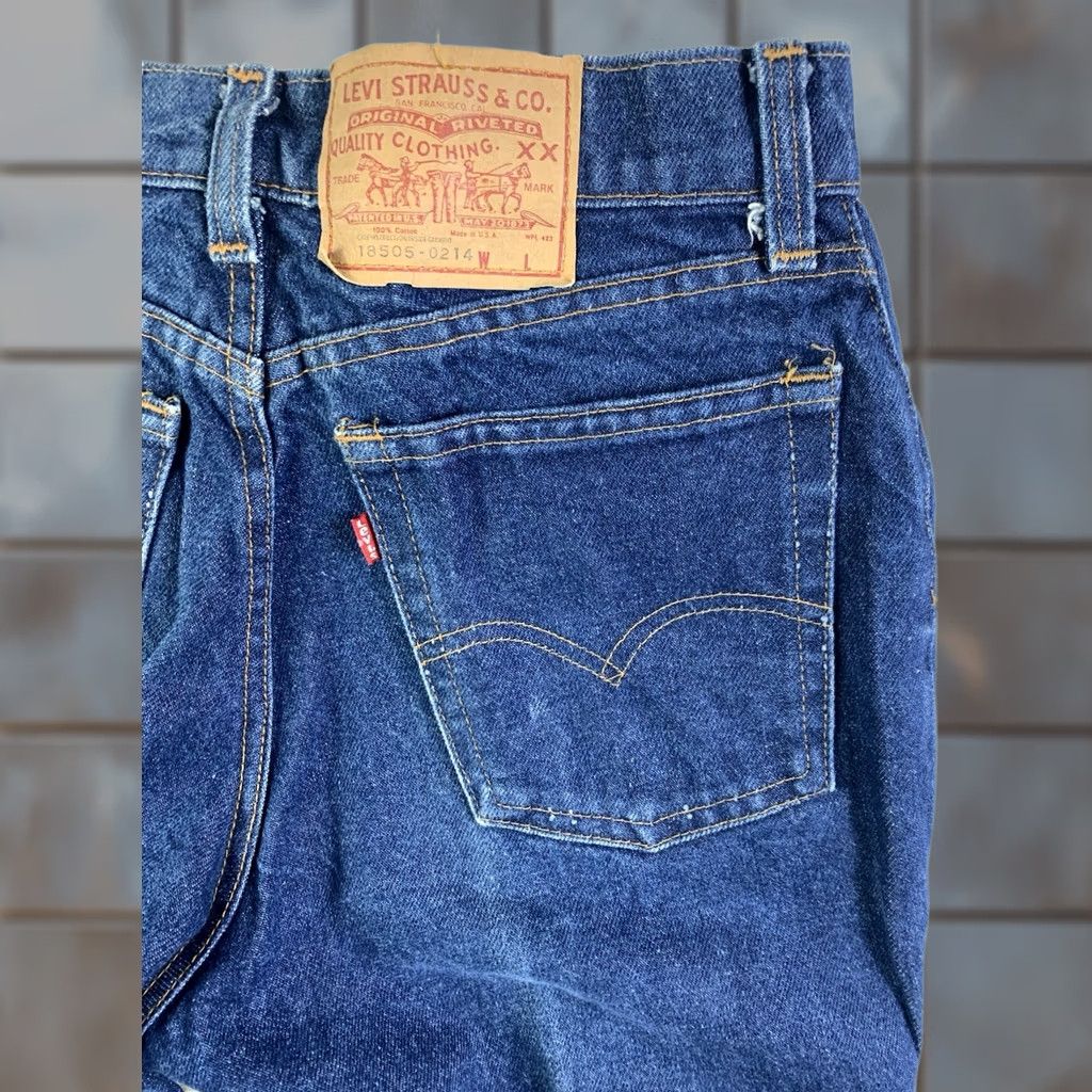 Levi's VINTAGE Levi's 505 Jeans Womens Blue Size 14 Made In USA 1982 (Fits 29x32) Size 36" / US 14 / IT 50 - 1 Thumbnail