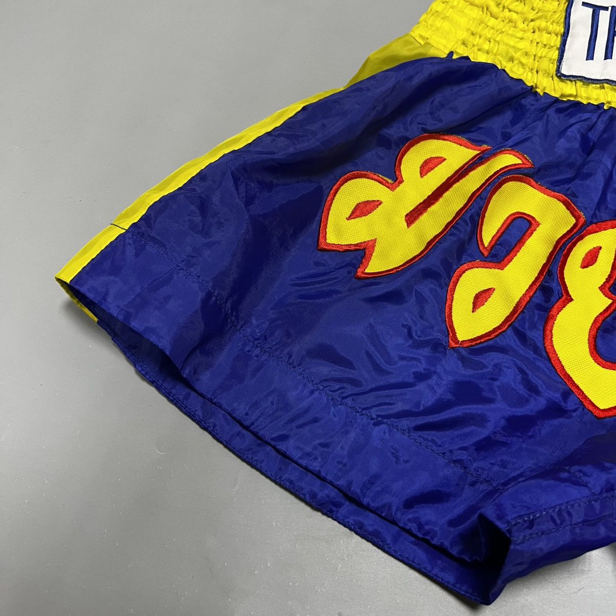 Japanese Brand VINTAGE MUAY THAI BOXING SPORT QUALITY LIGHT SHORTS Size US 30 / EU 46 - 3 Thumbnail