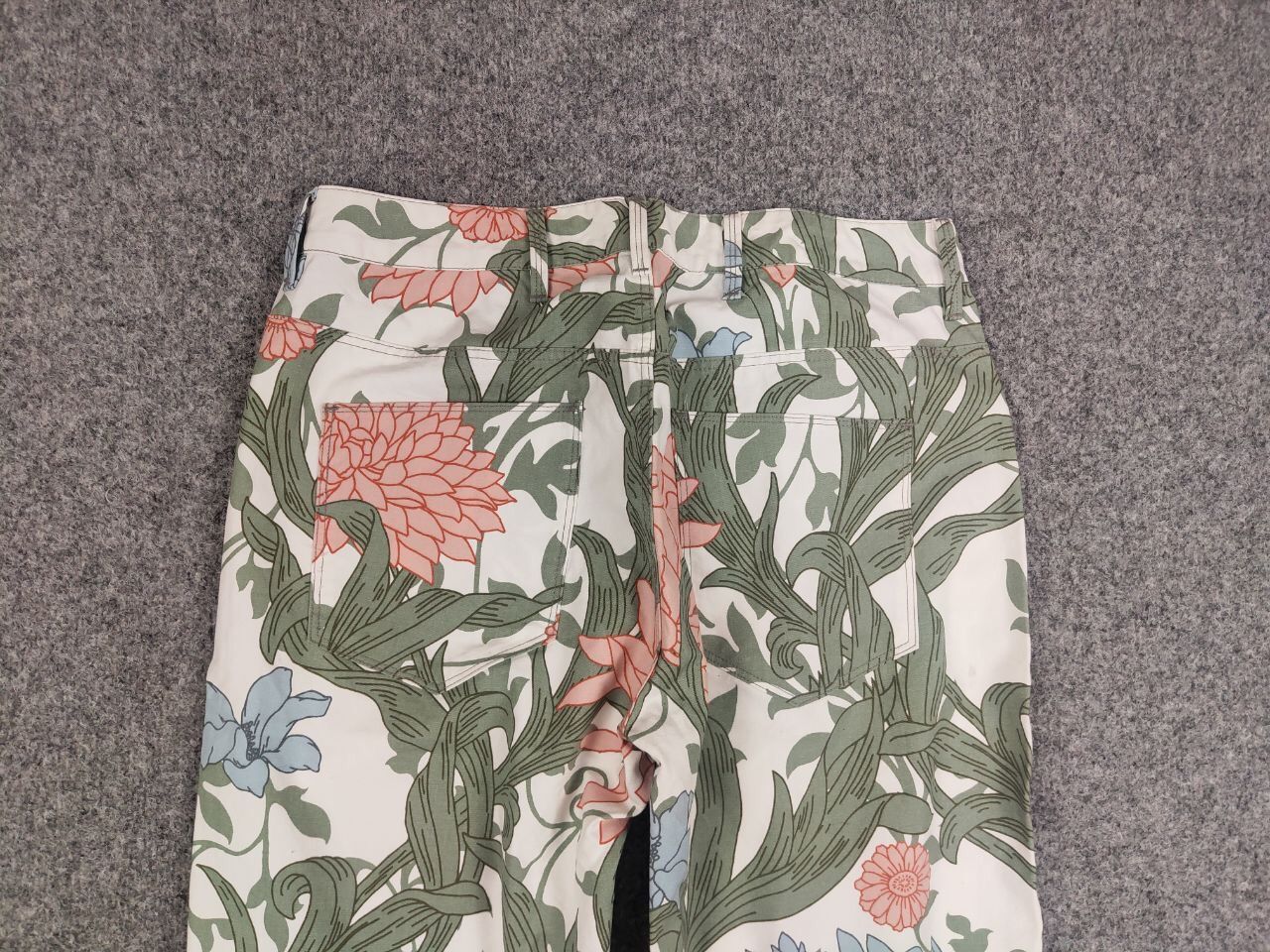 G-Star × Pharrell G-star raw Pharrell 5622 3d tapered flowers Boyfriend Jeans Size US 30 / EU 46 - 11 Thumbnail