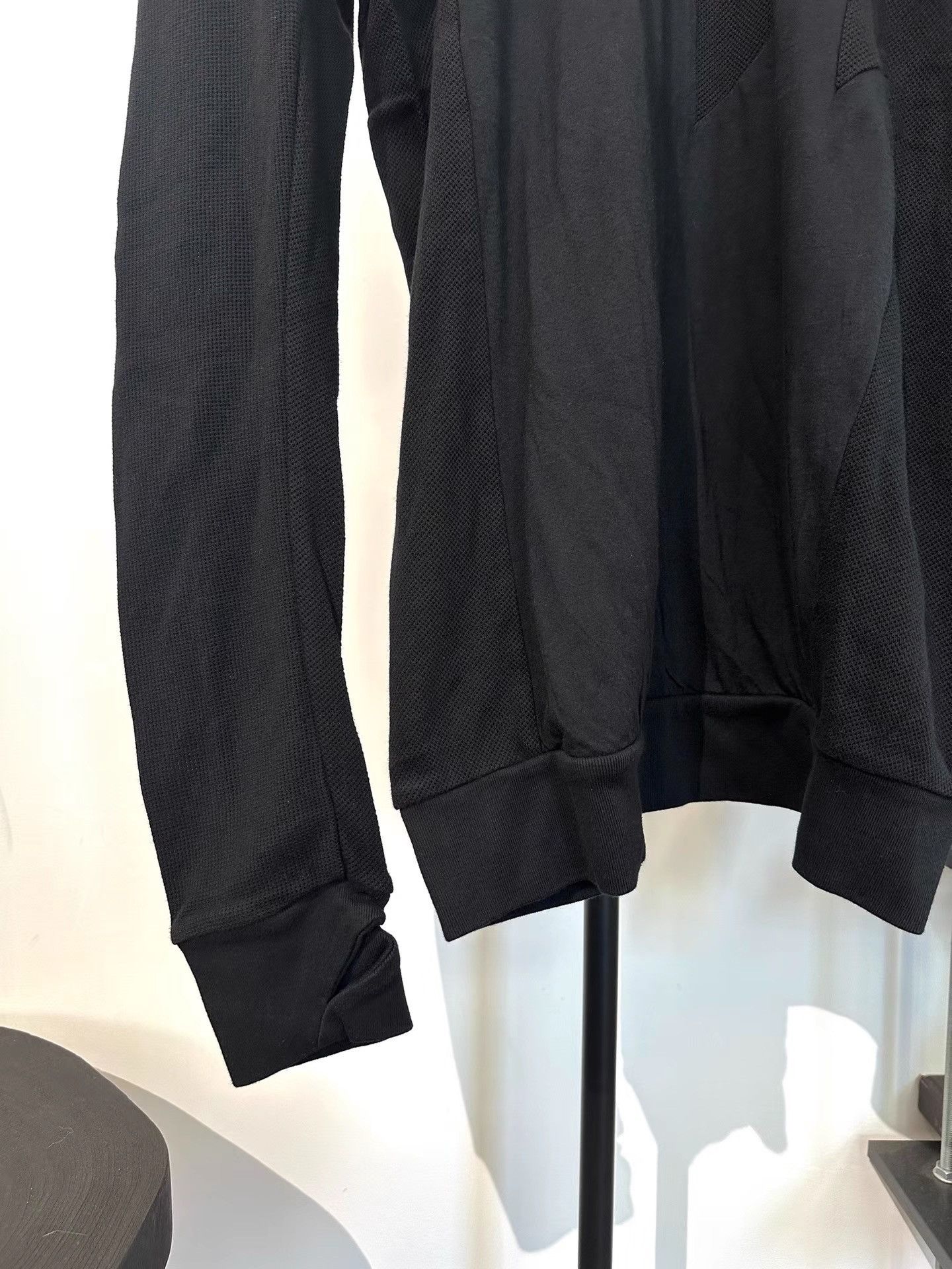 Boris Bidjan Saberi Boris Bidjan Saberi 11by BBS CR1 Mesh Pullover K35 Size US M / EU 48-50 / 2 - 5 Thumbnail
