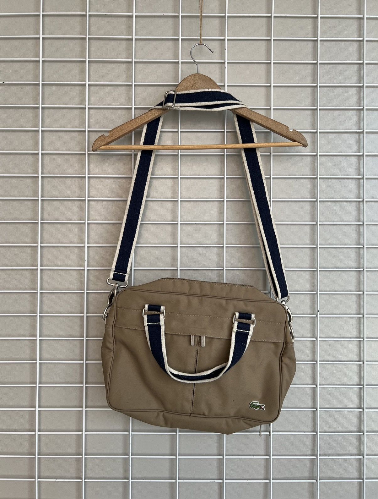 Lacoste Lacoste Horizontal Shoulder Camera Bag Vintage Messenger Size ONE SIZE - 1 Thumbnail