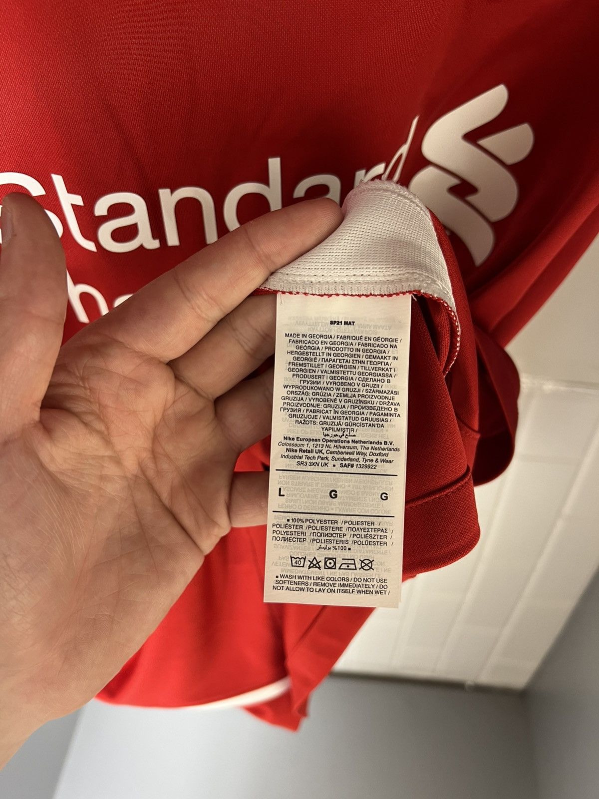 Nike VINTAGE NIKE FC LIVERPOOL ENGLAND SOCCER JERSEY RETRO Y2K Size US L / EU 52-54 / 3 - 12 Thumbnail