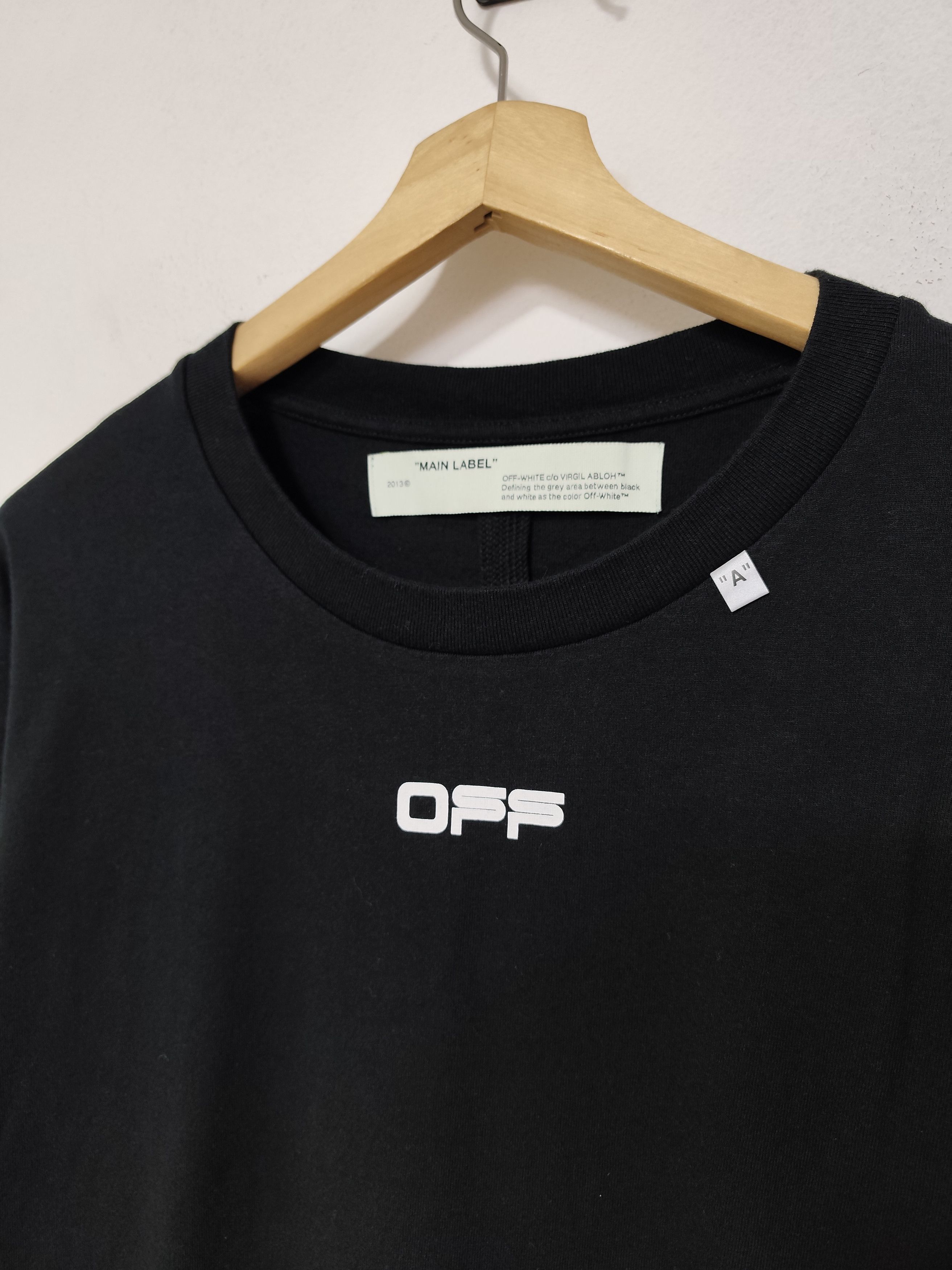 Off-White Off-White "Wavy Line Logo Double Sleeve" Size US L / EU 52-54 / 3 - 2 Thumbnail