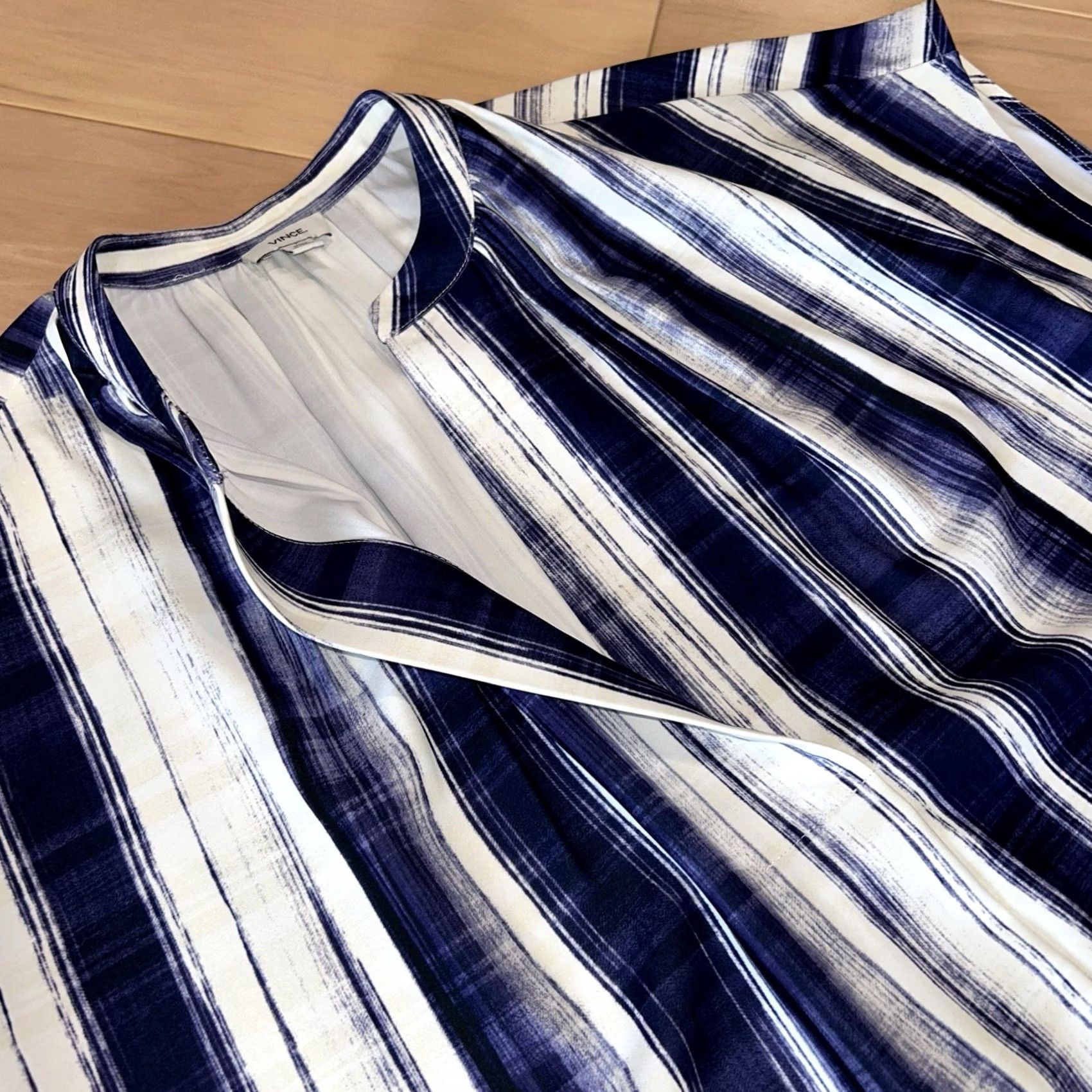 Vince Vince Shift Dress Sleeveless V-Neck Striped Blue Women’s Small Dress Size S / US 4 / IT 40 - 3 Thumbnail