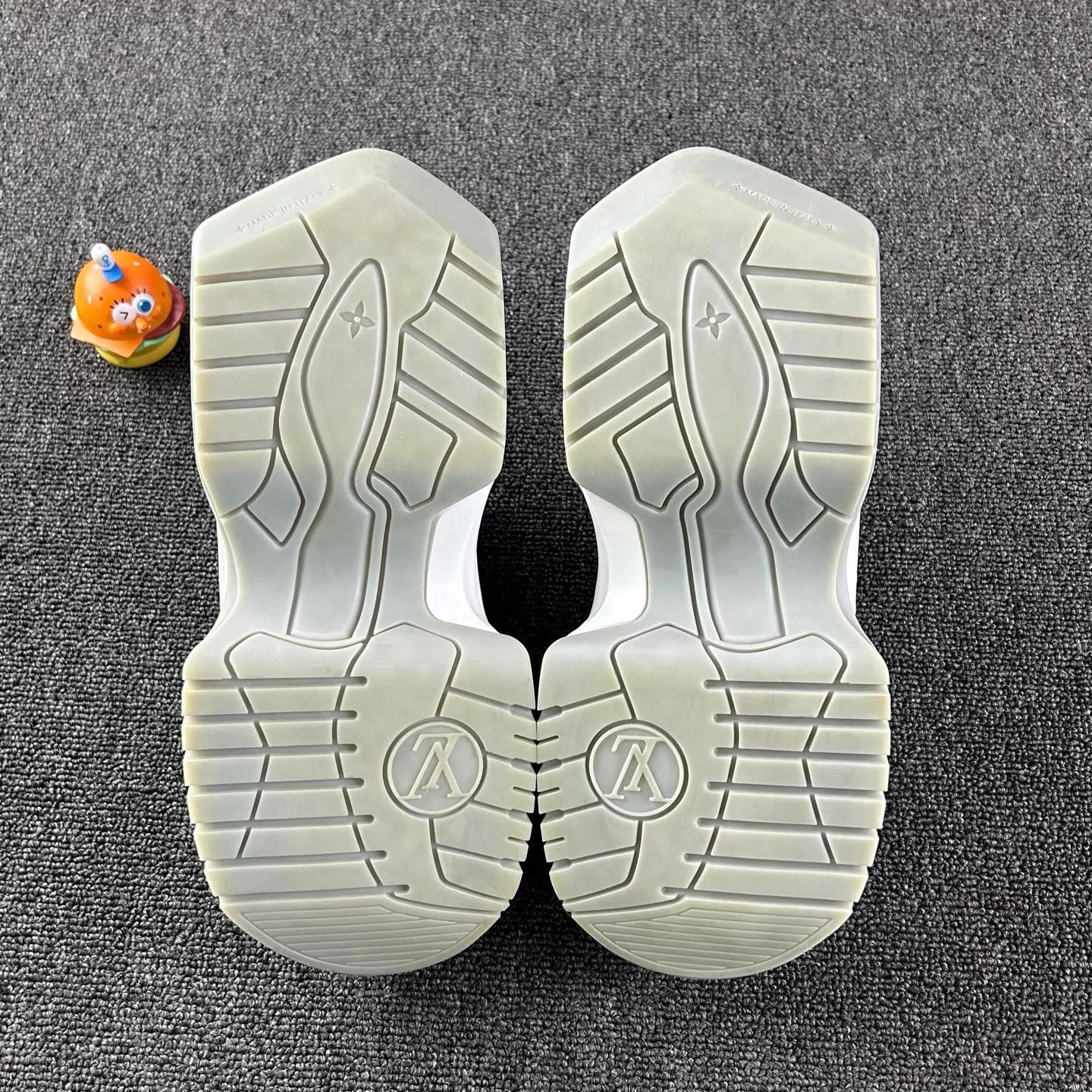 Louis Vuitton Louis Vuitton Archlight 2.0 white size 37.5 Size US 7 / IT 37 - 6 Thumbnail
