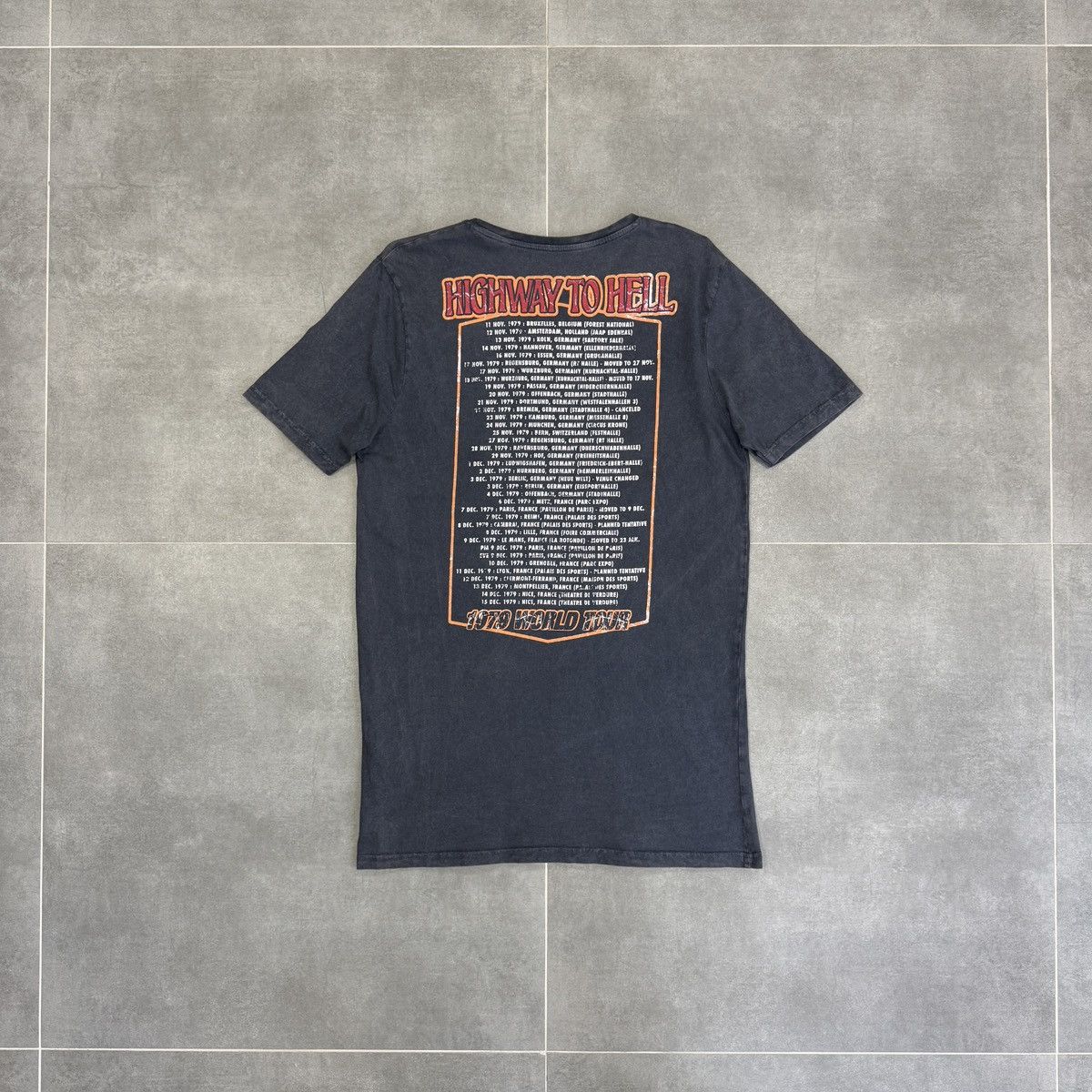 AC/DC × Band Tees AC/DC Highway To Hell 1979 World Tour Retro T-Shirt Size M Size US M / EU 48-50 / 2 - 11 Thumbnail