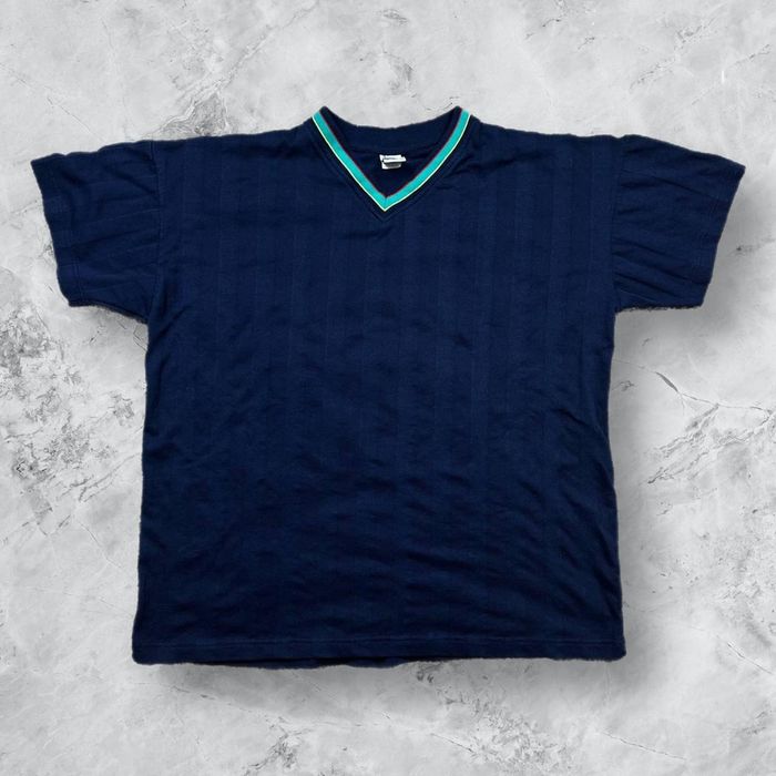 Russell Athletic Russell athletics deadstock condition v neck short