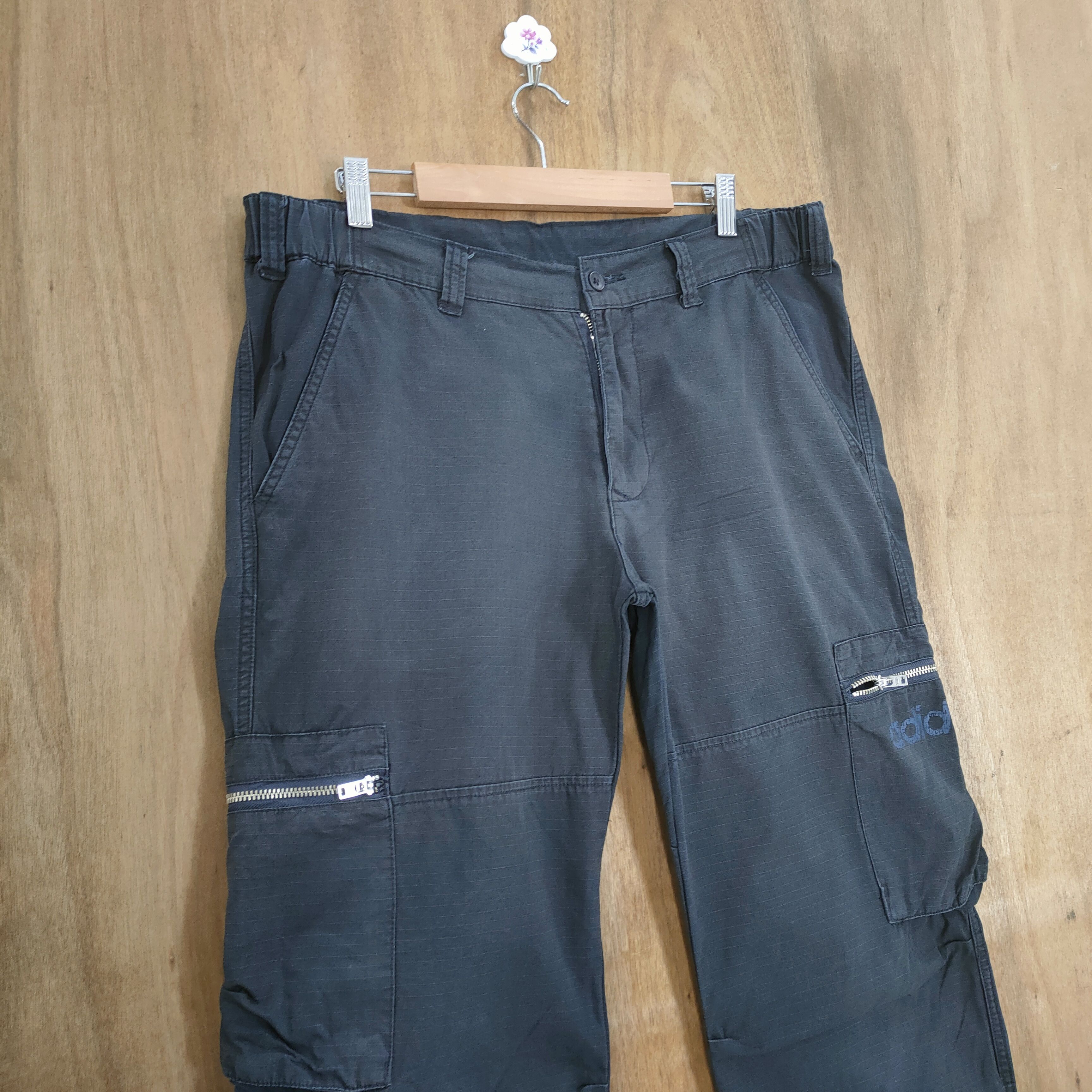 Adidas ADIDAS BLACK CARGO PANTS Size US 34 / EU 50 - 16 Thumbnail
