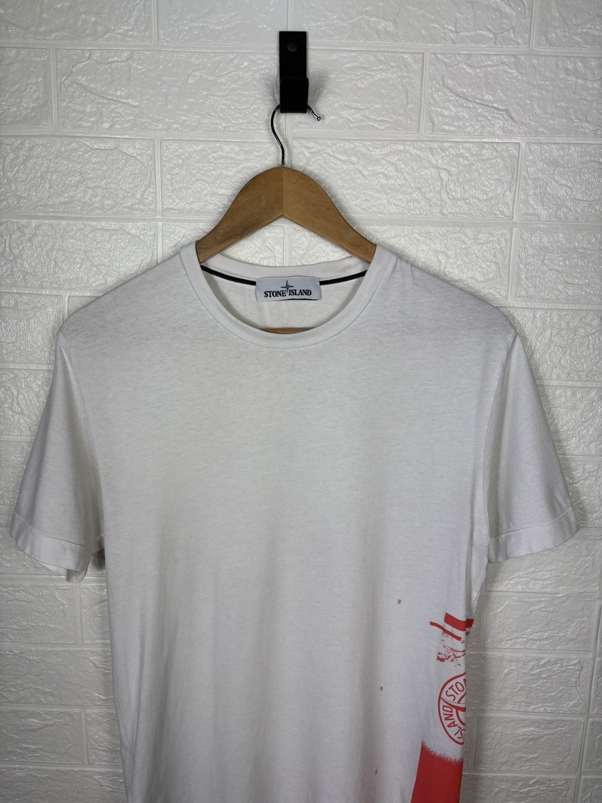 Stone Island Stone Island T-Shirt White Red Big Logo Size S Men’s Size US S / EU 44-46 / 1 - 5 Thumbnail