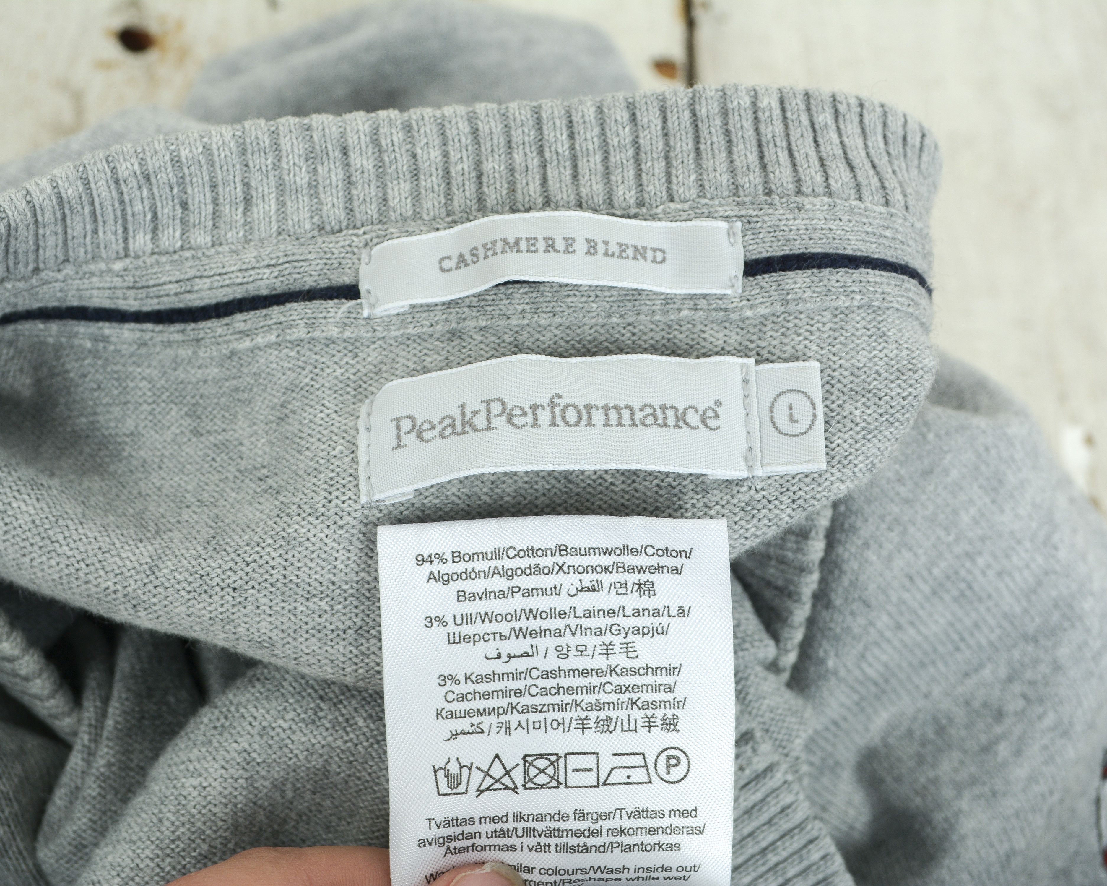 Peak Performance Sweater Jumper Cashmere Wool Cotton Pullover L Knit wear Size US L / EU 52-54 / 3 - 5 Thumbnail