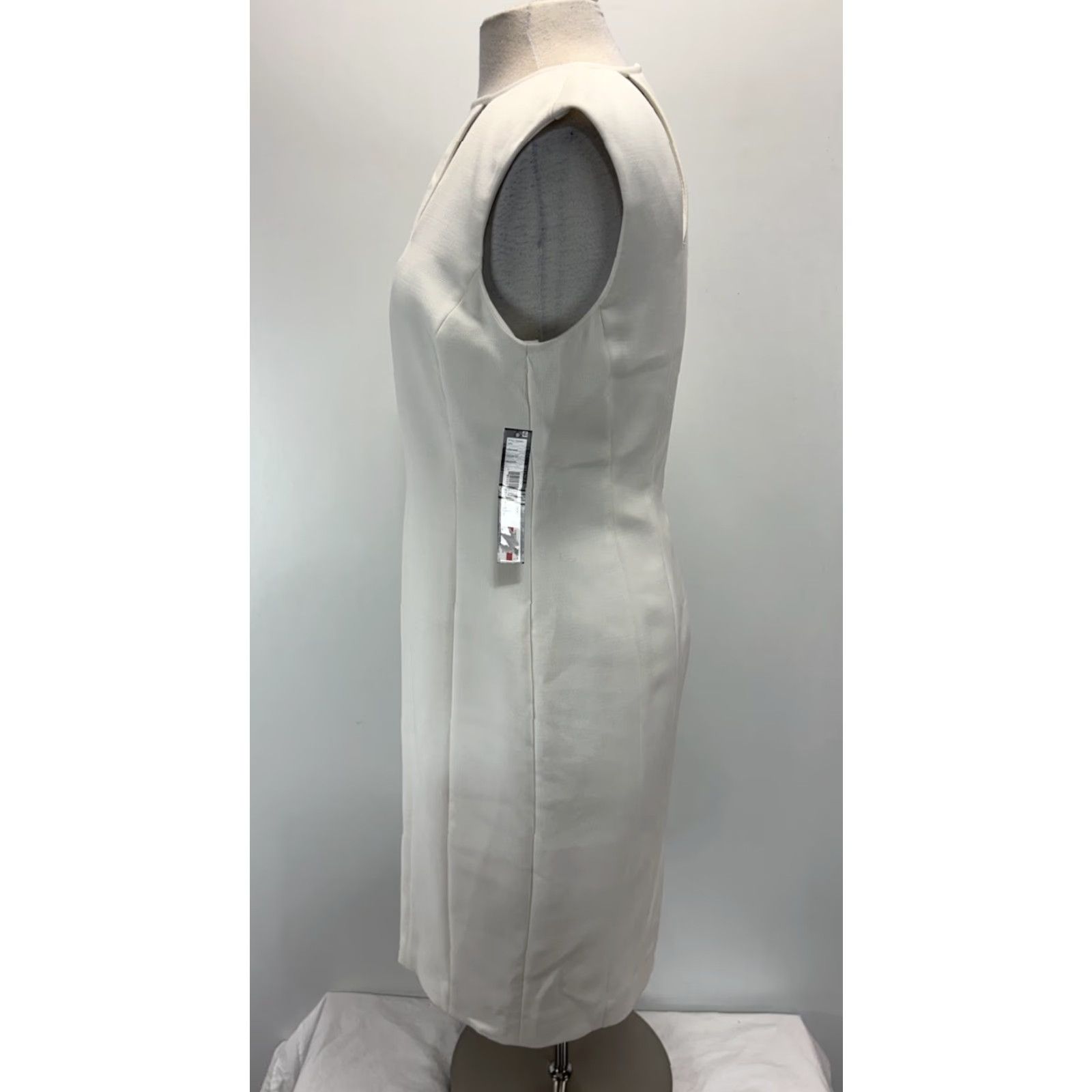 Vintage Tahari Sheath Dress Sz 8 Winter White Cutouts Career Stretch Pencil Dress Sleeveless Zip Knee Length Womens Party Business Vintage No Size M / US 6-8 / IT 42-44 - 2 Thumbnail
