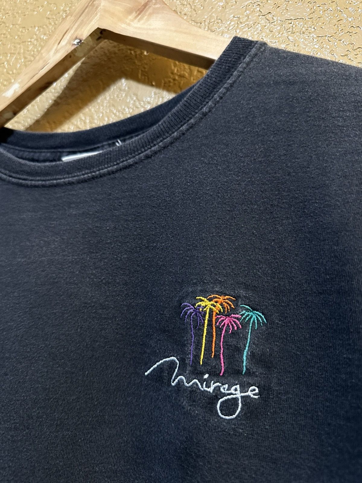 Vintage 🎰 faded vintage The Mirage Las Vegas Casino tee Size US M / EU 48-50 / 2 - 3 Thumbnail