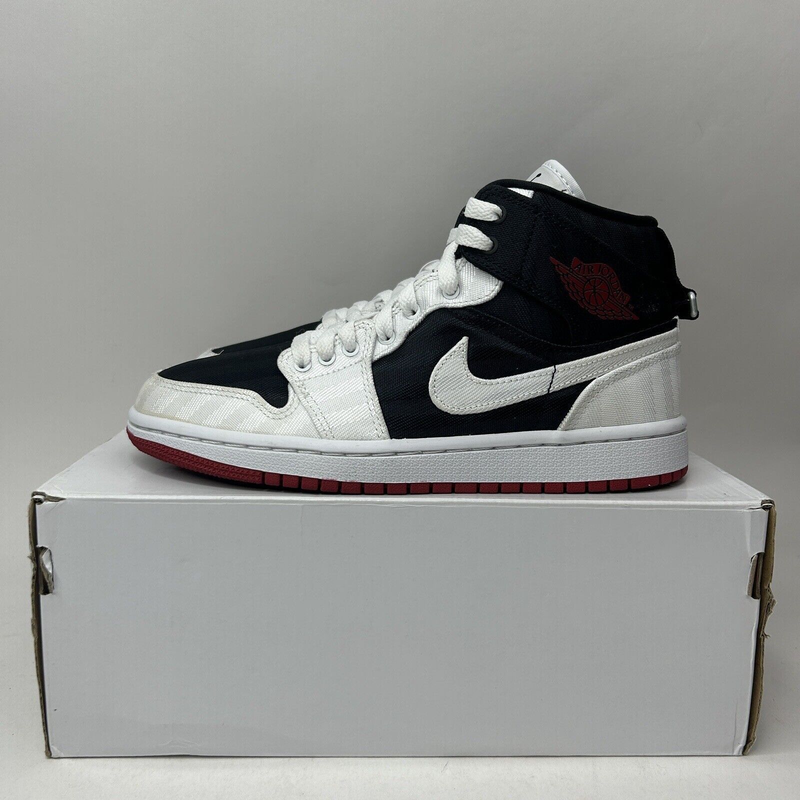 Jordan Brand Nike Air Jordan 1 Mid SE WMNS “Utility/Black Gym Red” Size US 7 / IT 37 - 6 Thumbnail