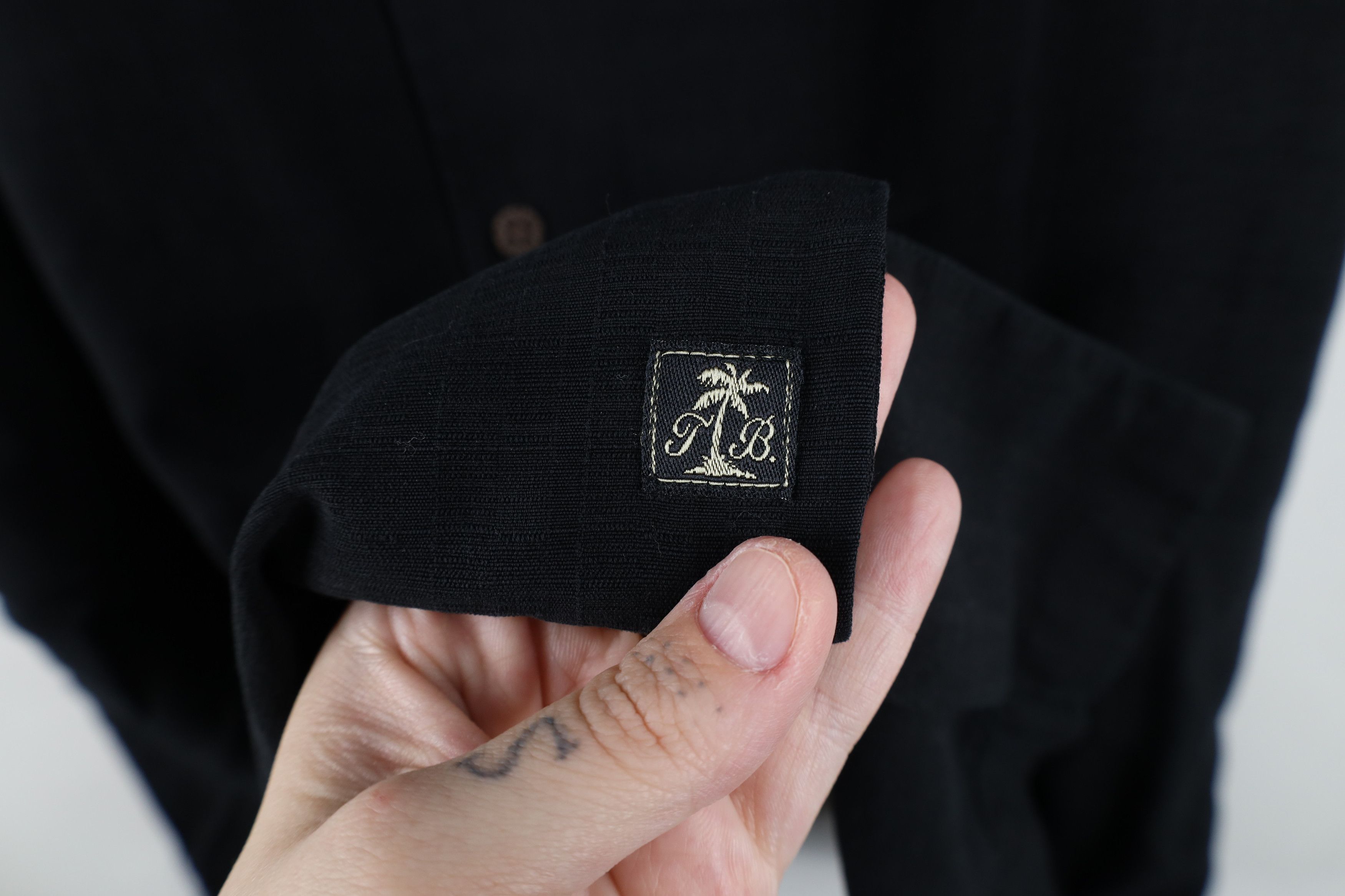 Tommy Bahama × Vintage Vintage 90s Tommy Bahama Looped Collar Button Shirt Black Size US XL / EU 56 / 4 - 4 Thumbnail