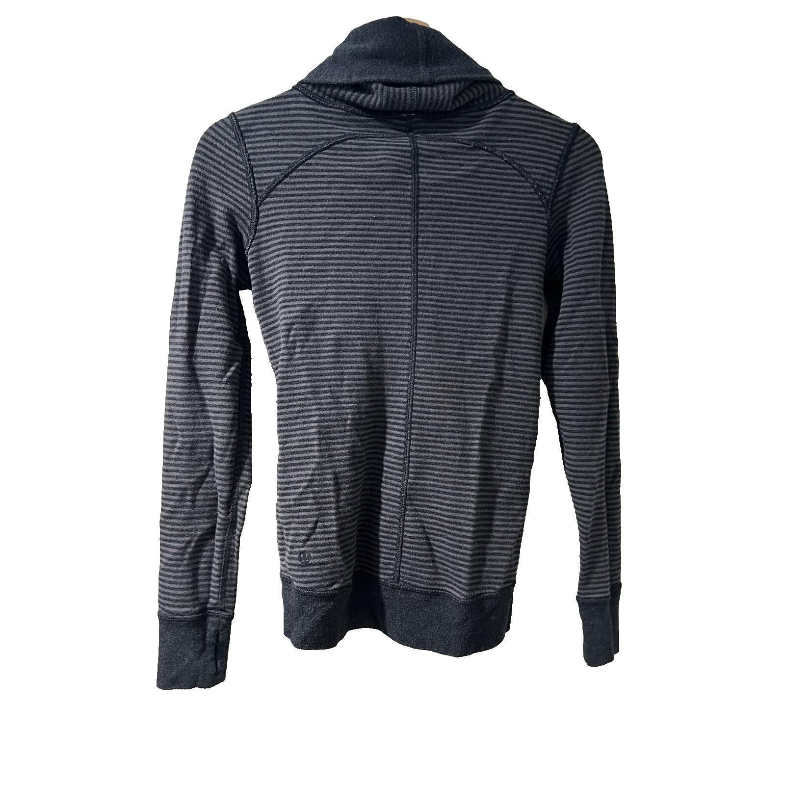 Lululemon Lululemon Cinch Reversible Long Sleve Striped Size 4 A001359 Size S / US 4 / IT 40 - 7 Thumbnail