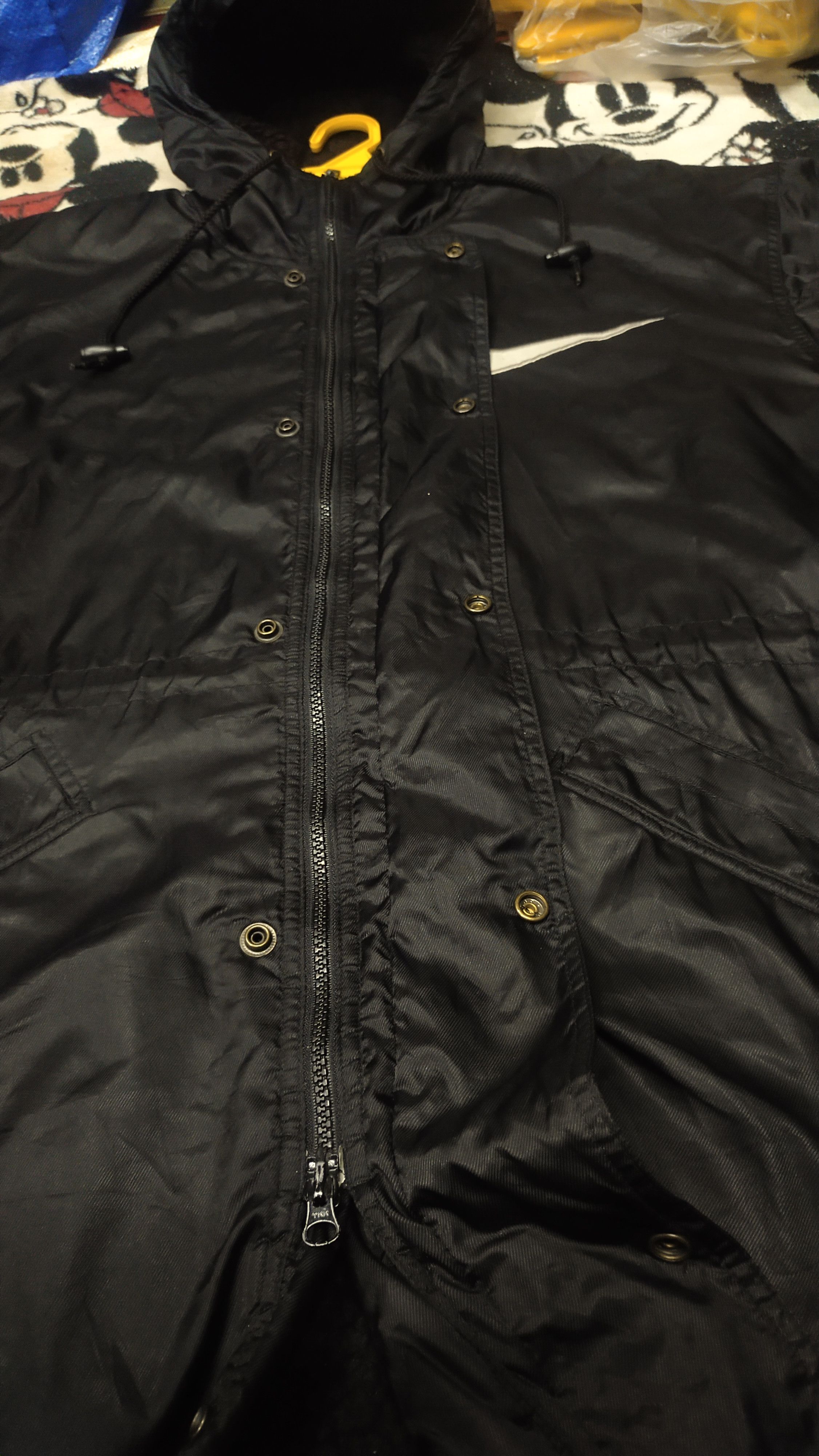 Nike Vintage Nike Large White Swoosh Logo Hooded Jacket Size US L / EU 52-54 / 3 - 9 Thumbnail