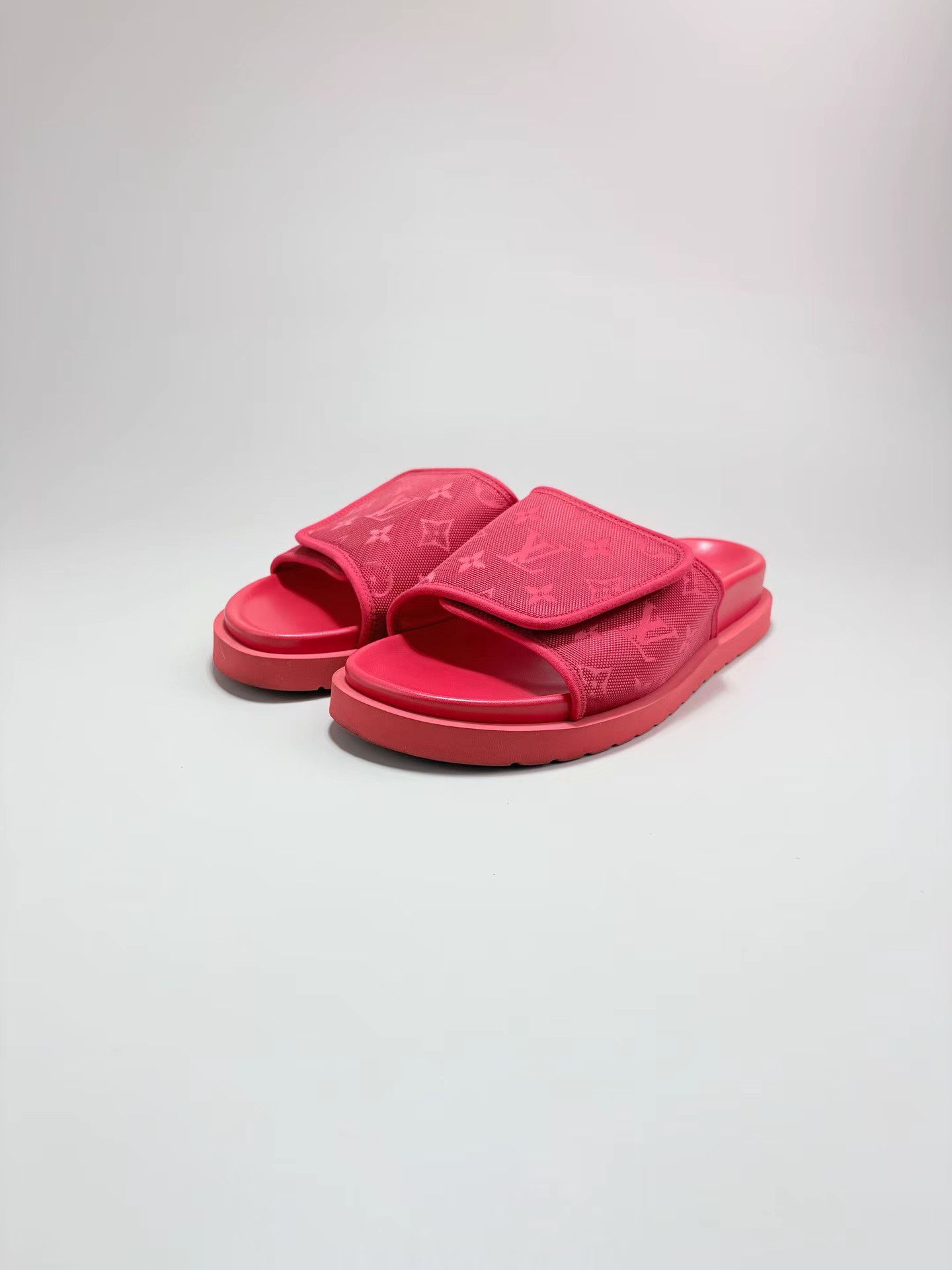 Louis Vuitton LOUIS VUITTON Men's Slippers K1 Size US 7 / EU 40 - 1 Thumbnail