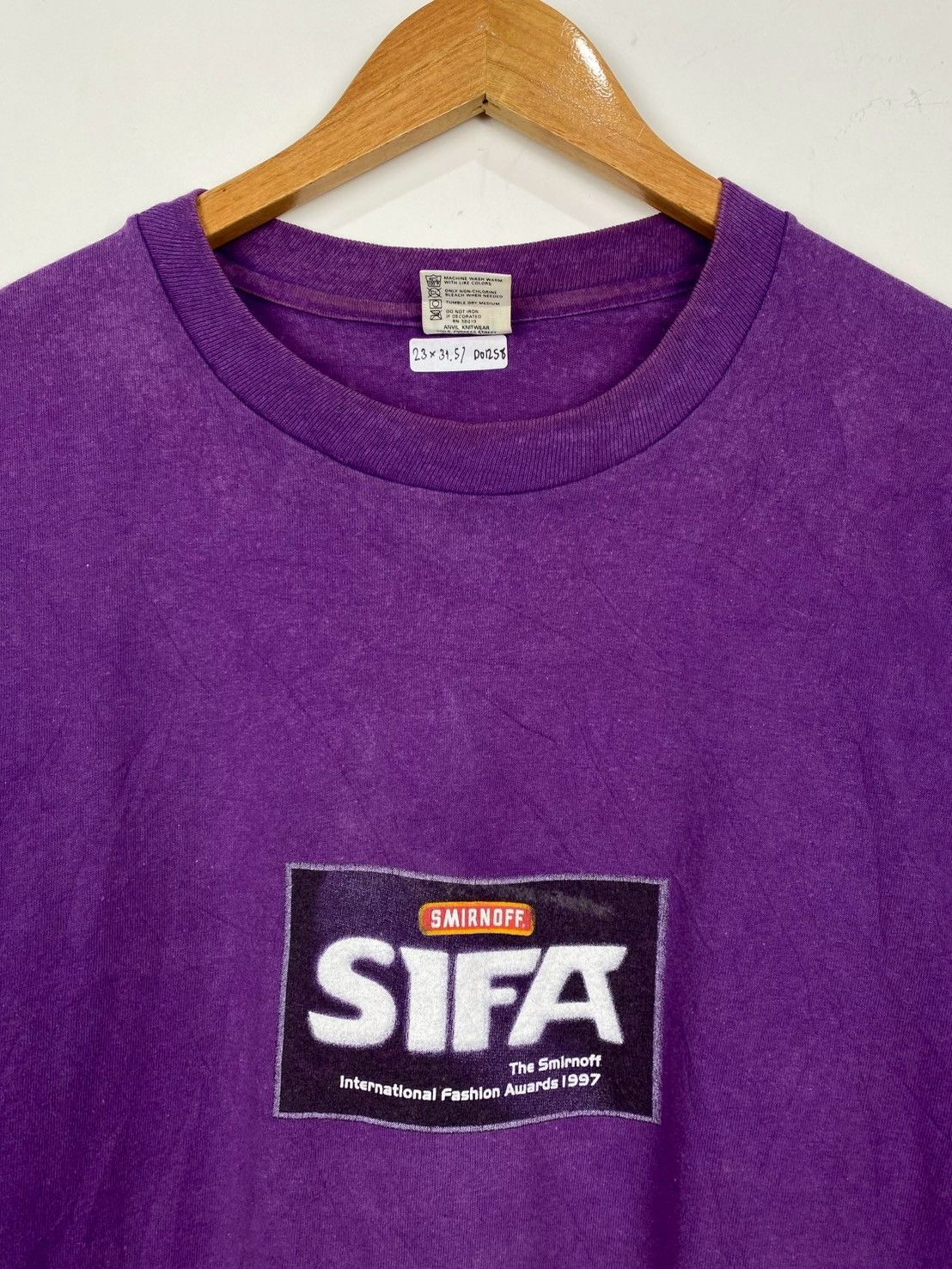 Alexander McQueen Vintage Smirnoff Fashion Award McQueen T-Shirts DO1258 Size US XL / EU 56 / 4 - 1 Thumbnail